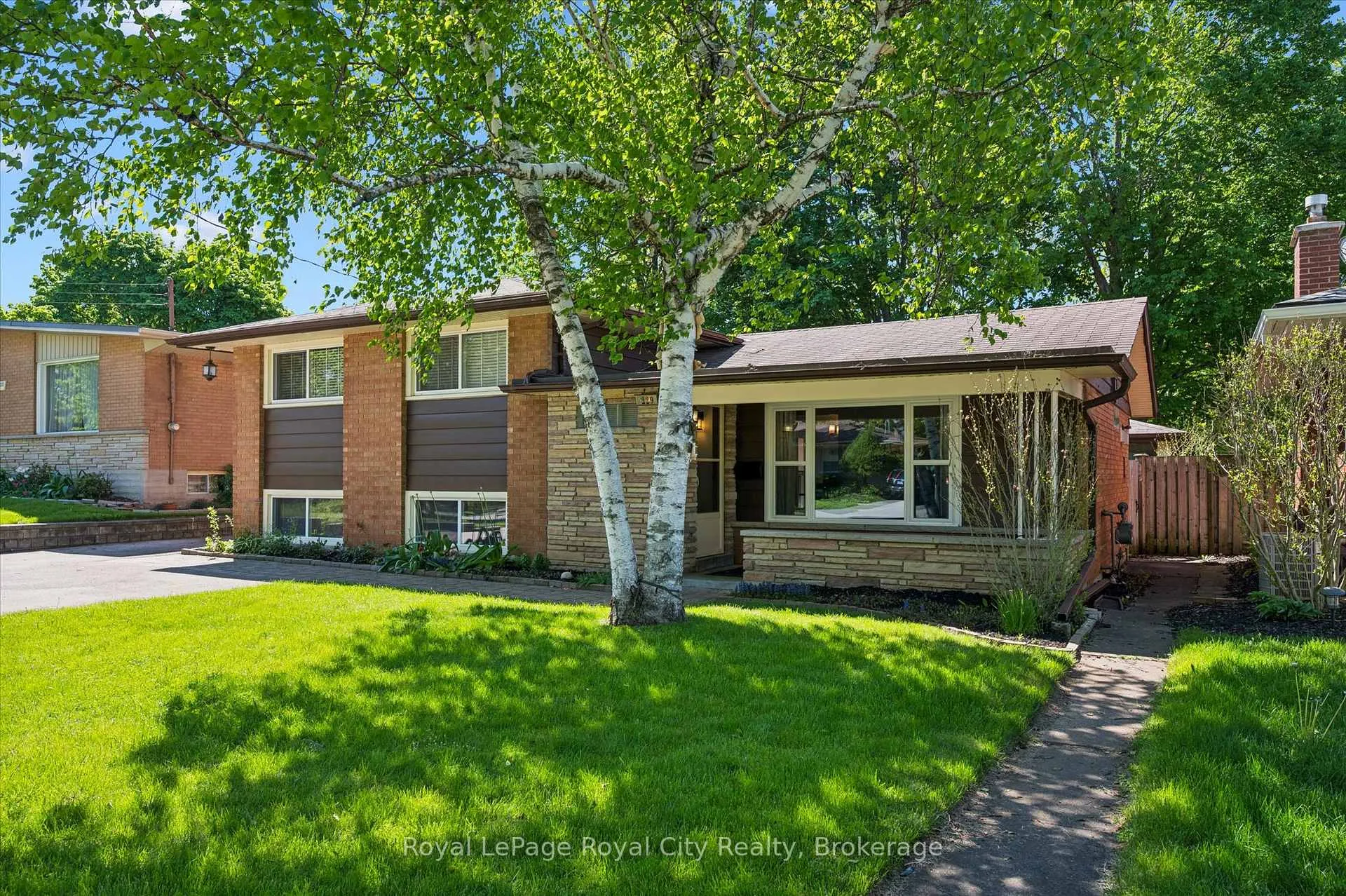 Photo 4 of 229 Ross Avenue, Kitchener — HOMEH