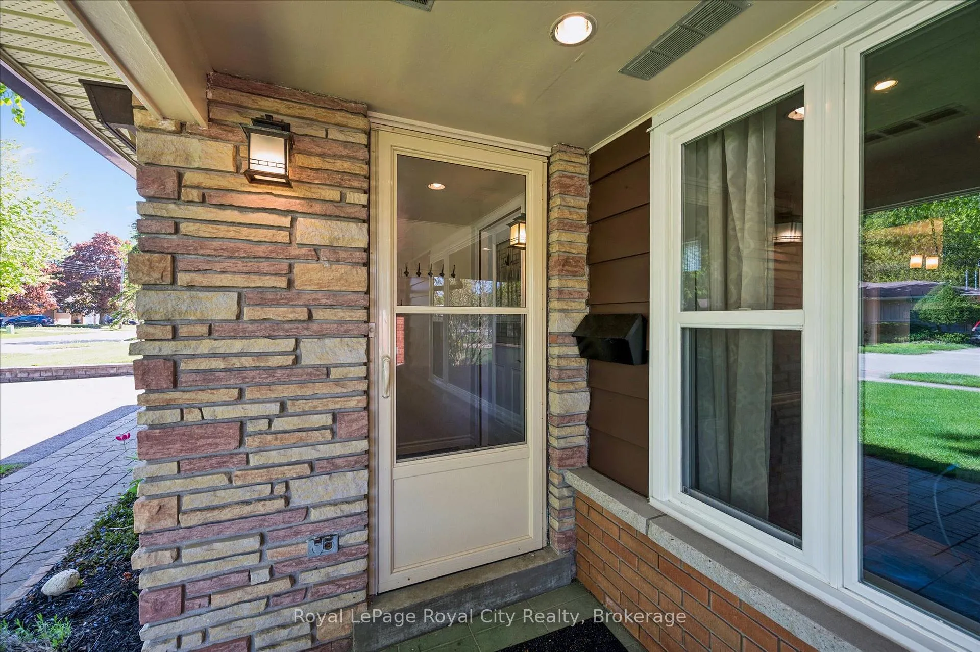Photo 6 of 229 Ross Avenue, Kitchener — HOMEH