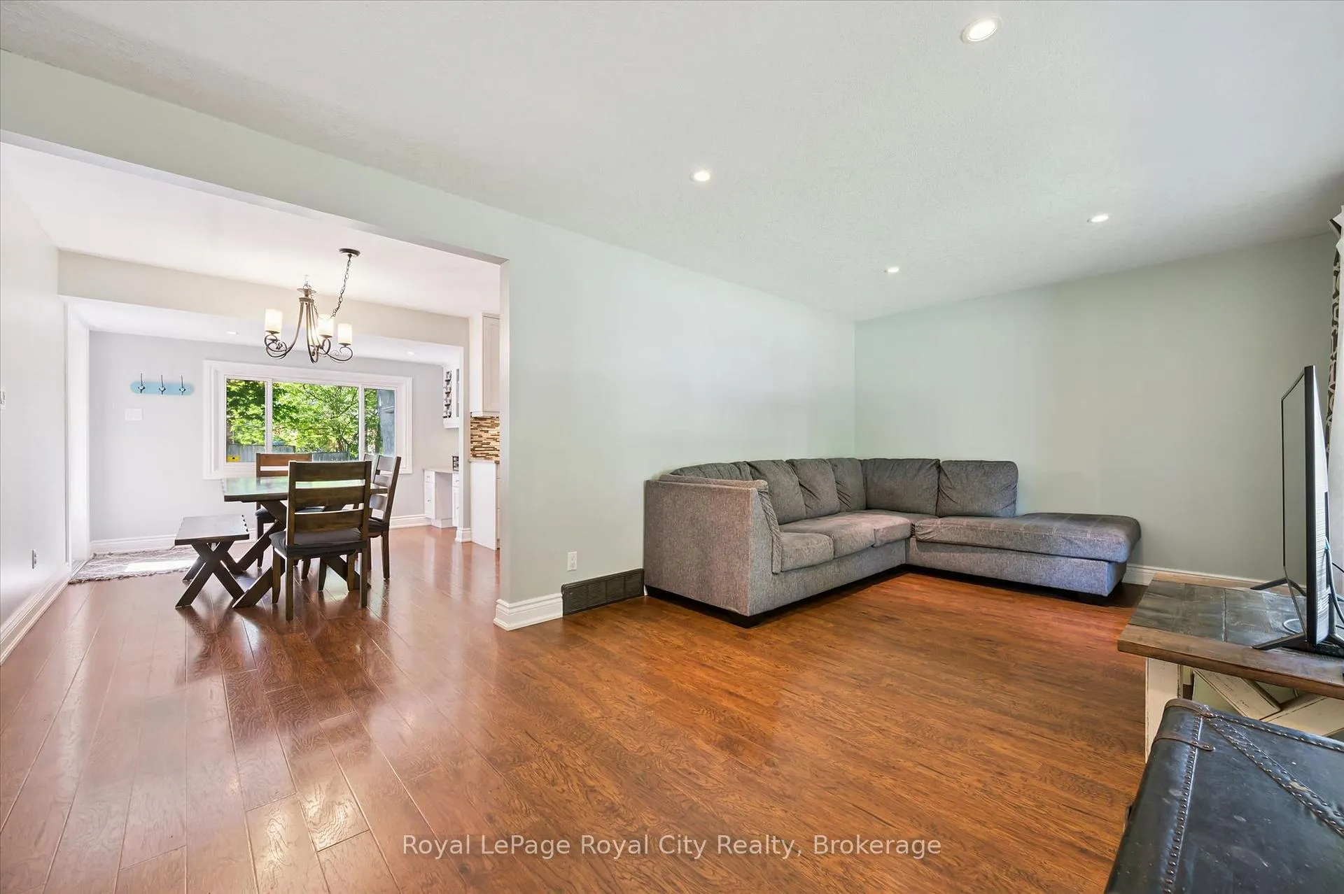 Photo 9 of 229 Ross Avenue, Kitchener — HOMEH