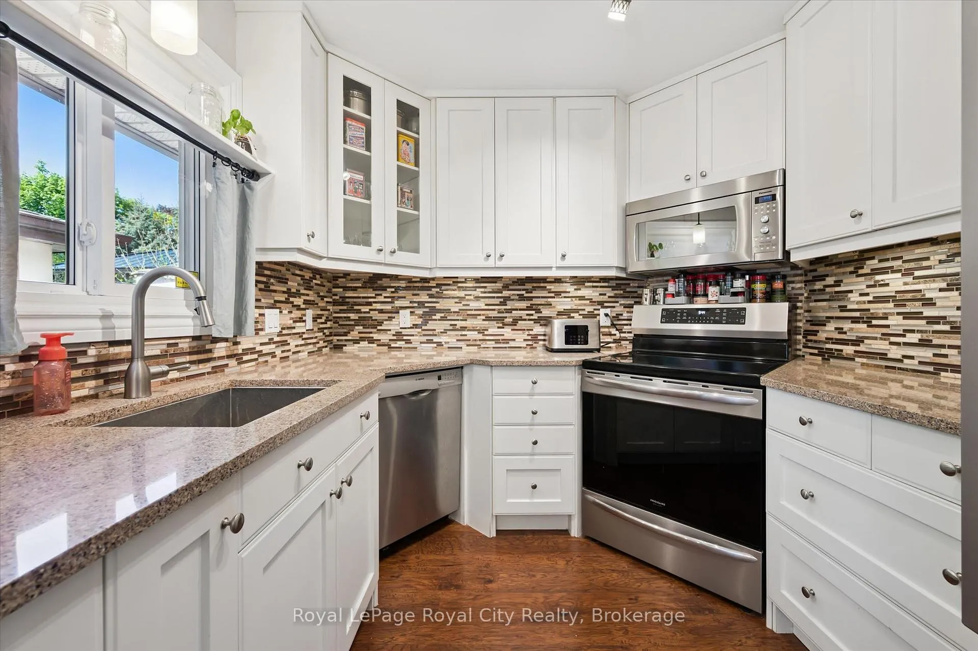 Photo 18 of 229 Ross Avenue, Kitchener — HOMEH