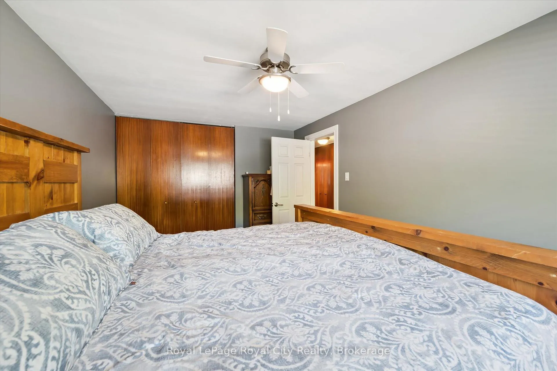 Photo 25 of 229 Ross Avenue, Kitchener — HOMEH