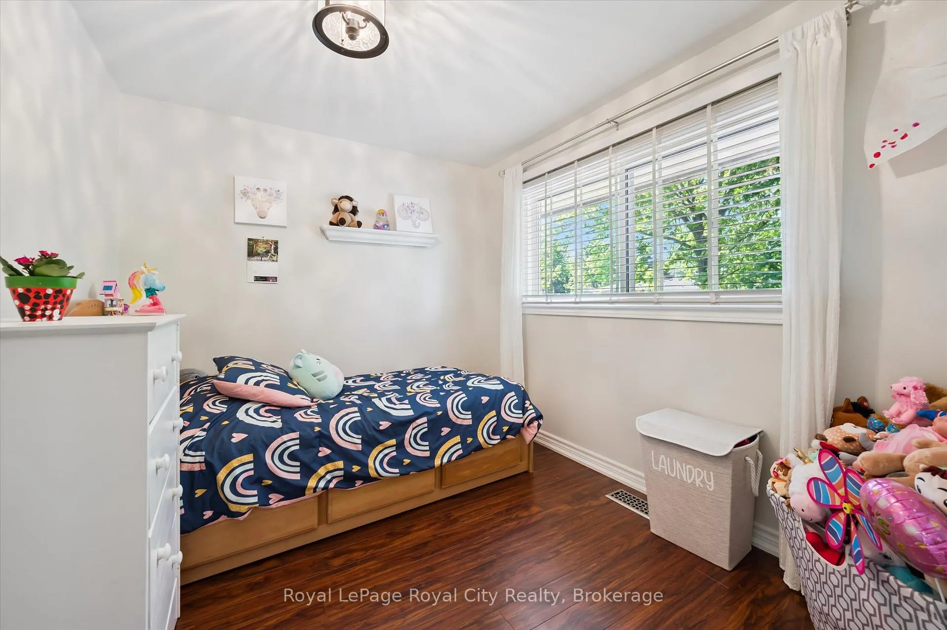 Photo 26 of 229 Ross Avenue, Kitchener — HOMEH