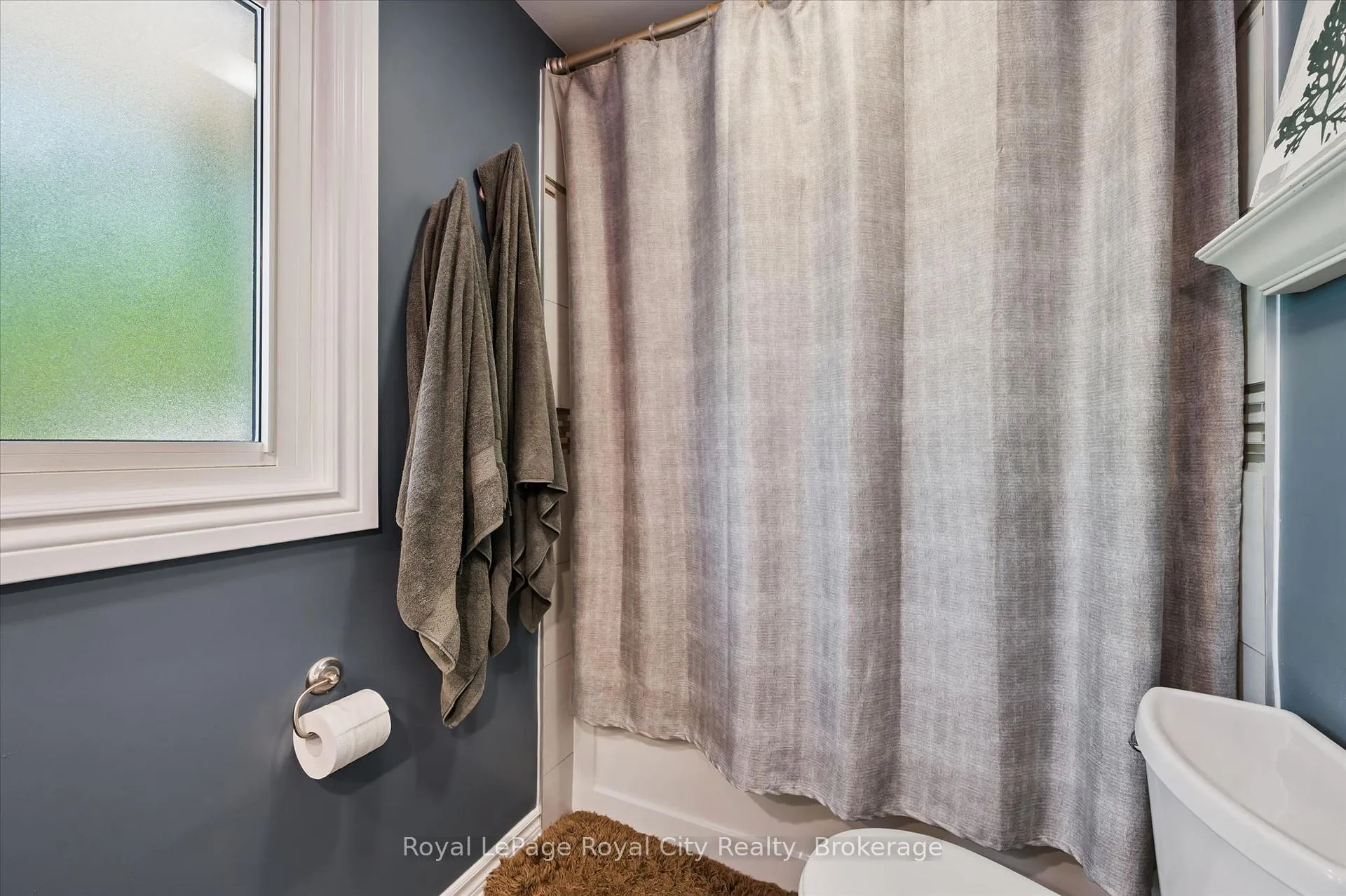 Photo 29 of 229 Ross Avenue, Kitchener — HOMEH