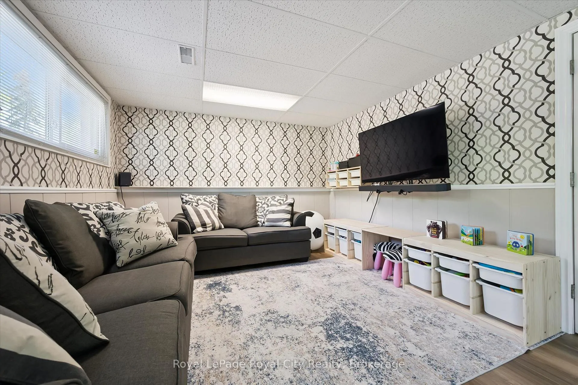 Photo 32 of 229 Ross Avenue, Kitchener — HOMEH
