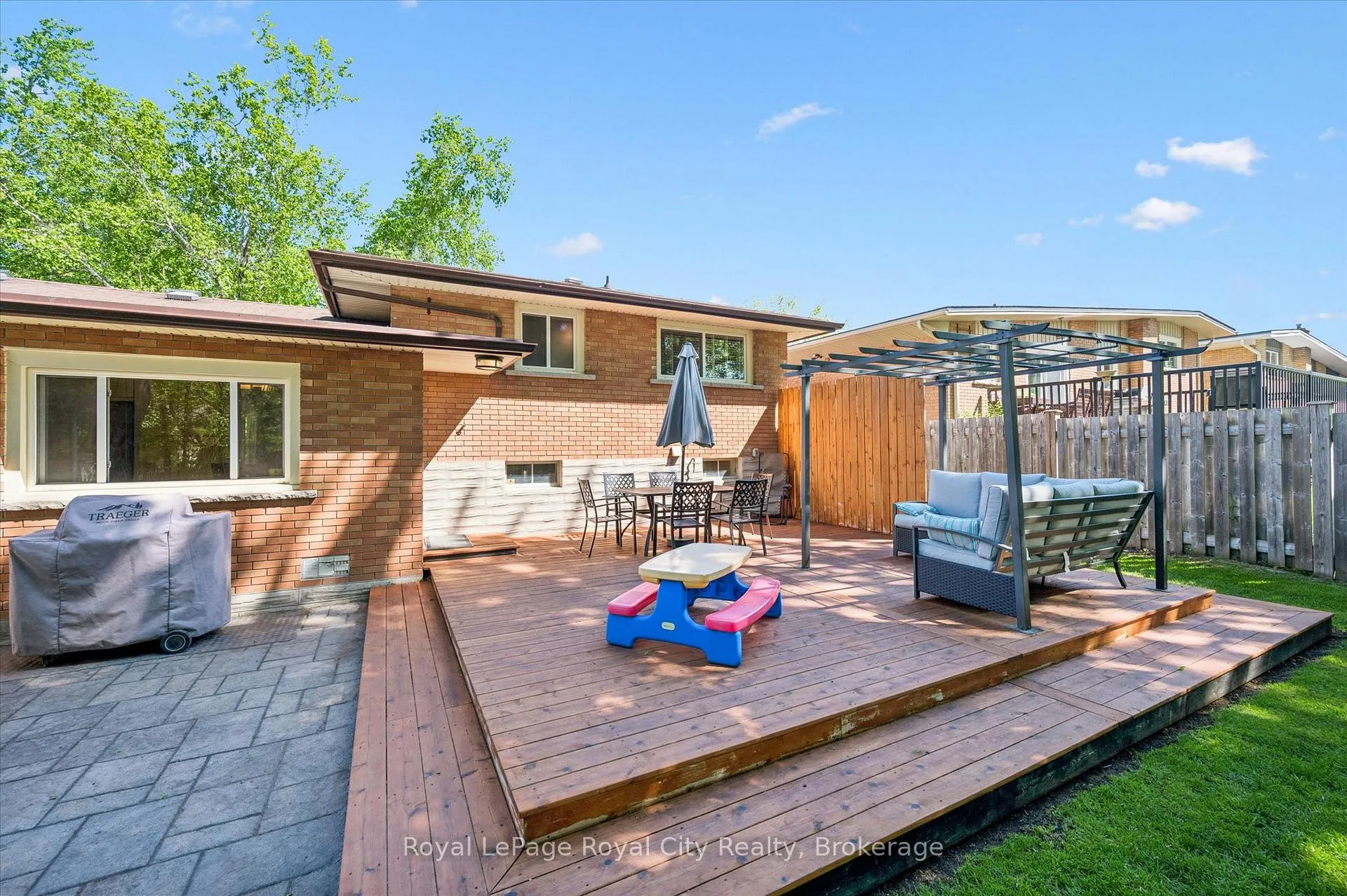 Photo 39 of 229 Ross Avenue, Kitchener — HOMEH