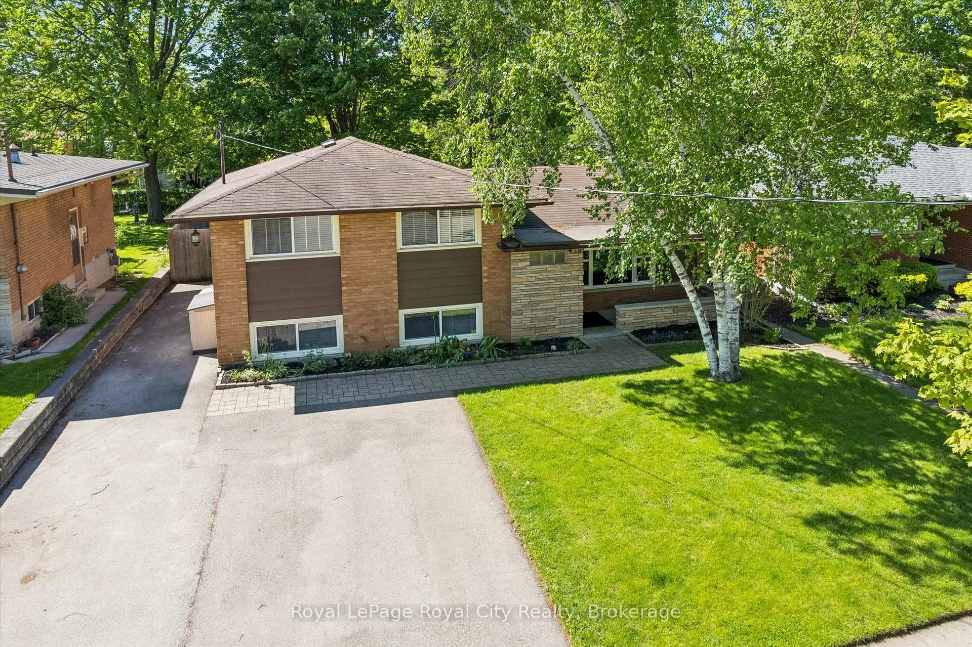 Photo 42 of 229 Ross Avenue, Kitchener — HOMEH