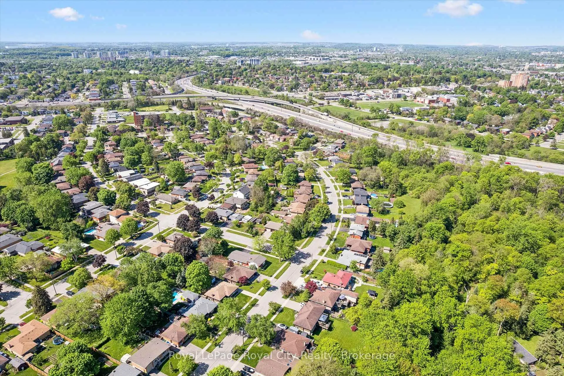 Photo 44 of 229 Ross Avenue, Kitchener — HOMEH