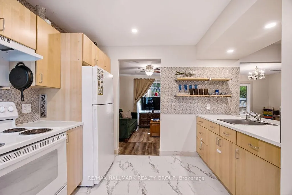 Photo 8 of 67 Grady Crescent, Ottawa, Sheahan Estates/Trend Village — HOMEH
