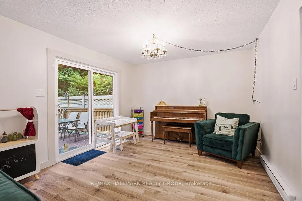 Photo 19 of 67 Grady Crescent, Ottawa, Sheahan Estates/Trend Village — HOMEH