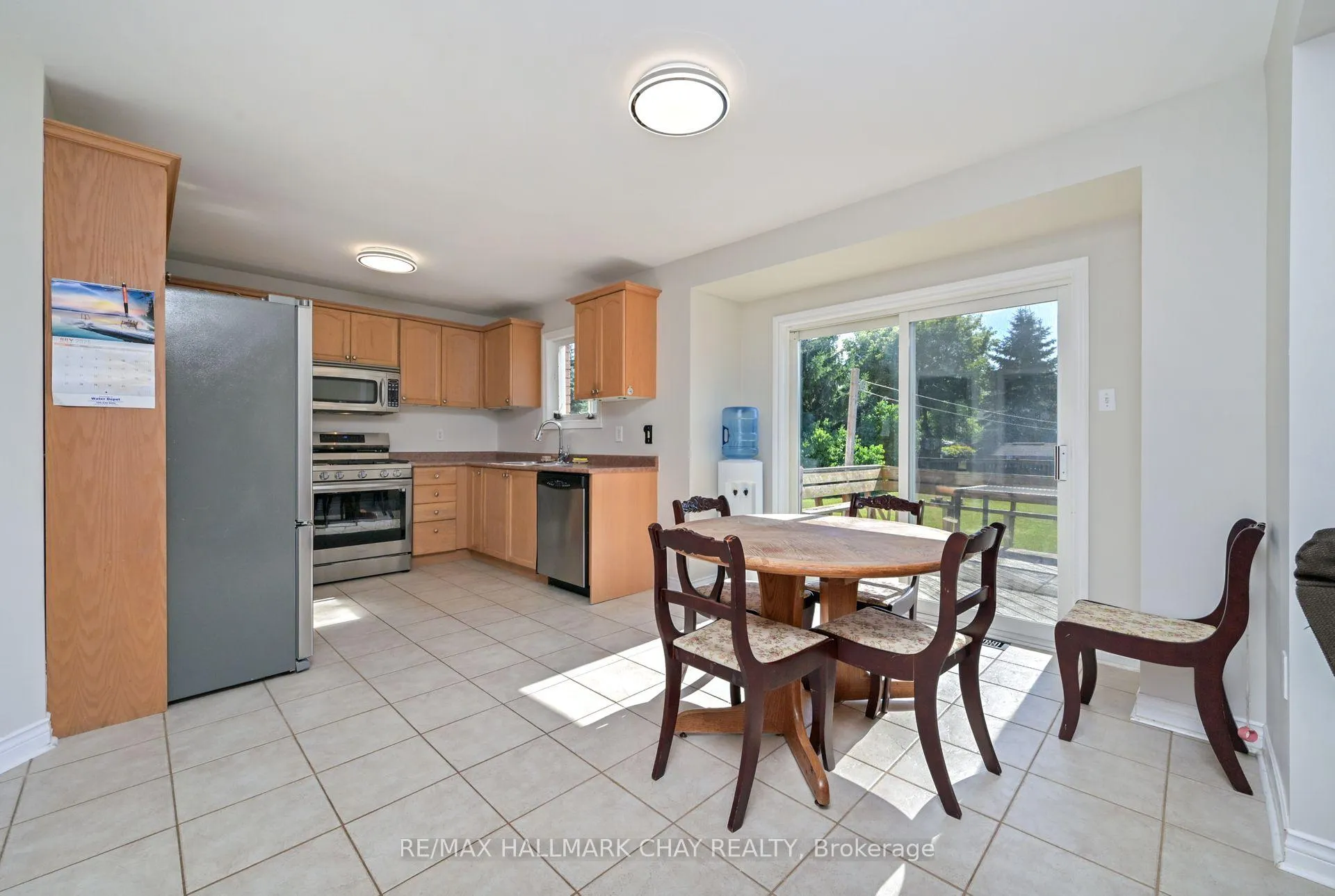 Photo 8 of 16 Brian Crescent, Adjala-Tosorontio, Everett — HOMEH