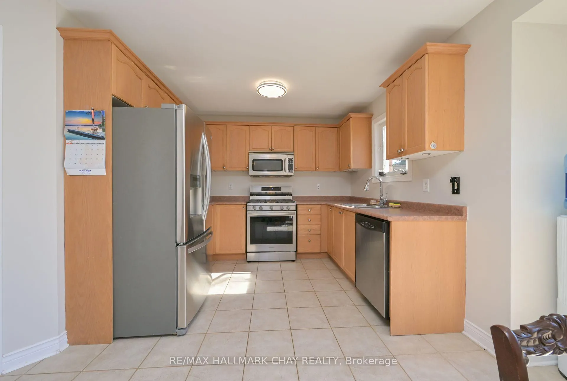 Photo 9 of 16 Brian Crescent, Adjala-Tosorontio, Everett — HOMEH