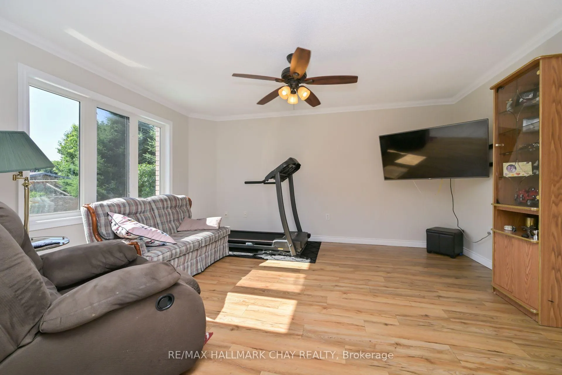 Photo 13 of 16 Brian Crescent, Adjala-Tosorontio, Everett — HOMEH
