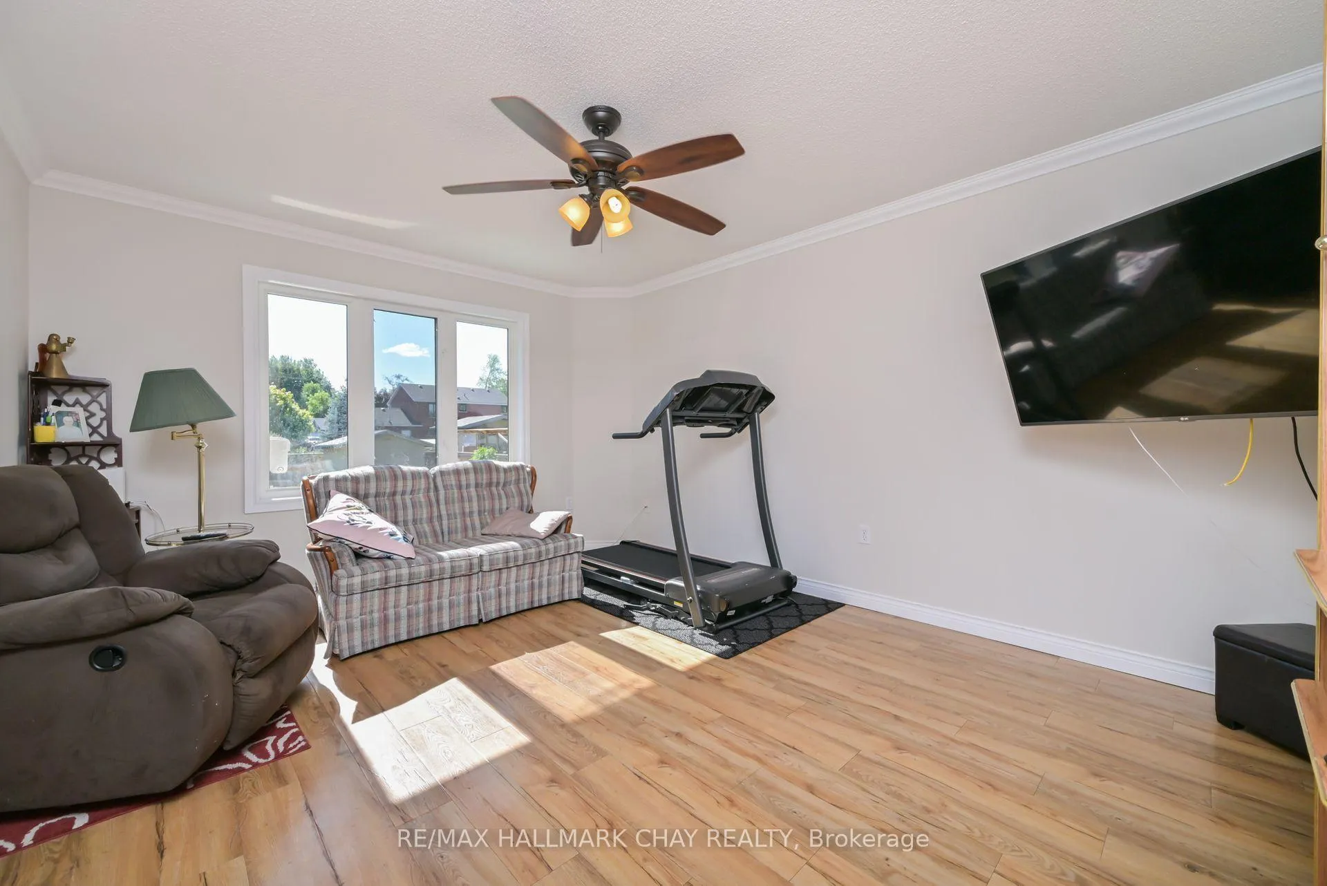 Photo 14 of 16 Brian Crescent, Adjala-Tosorontio, Everett — HOMEH