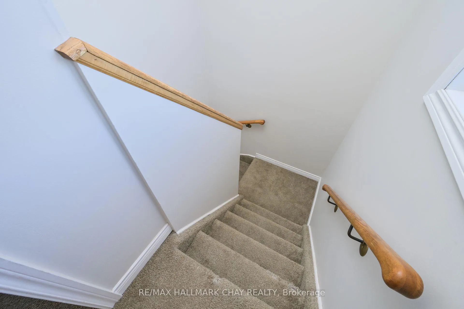 Photo 22 of 16 Brian Crescent, Adjala-Tosorontio, Everett — HOMEH