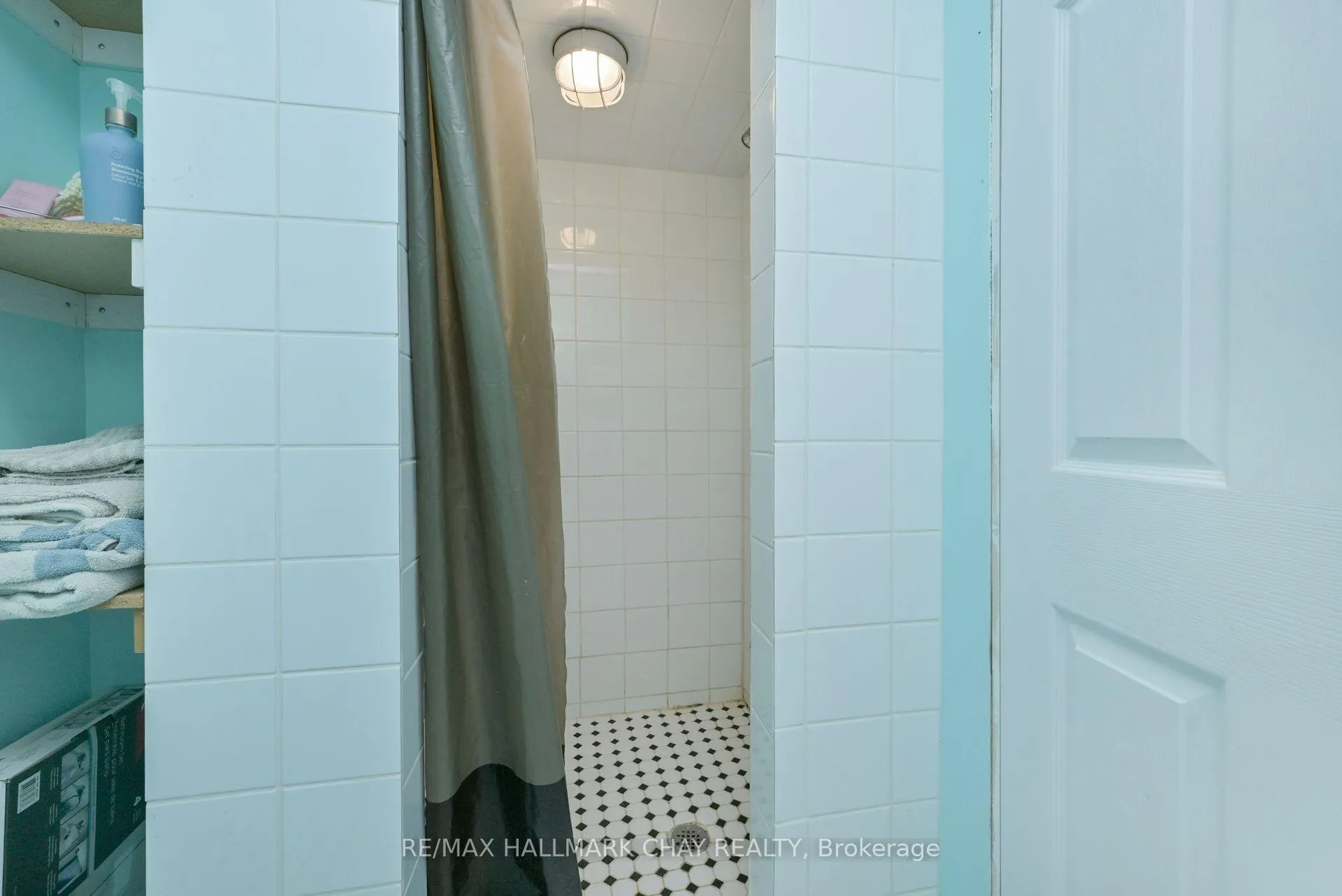 Photo 27 of 16 Brian Crescent, Adjala-Tosorontio, Everett — HOMEH