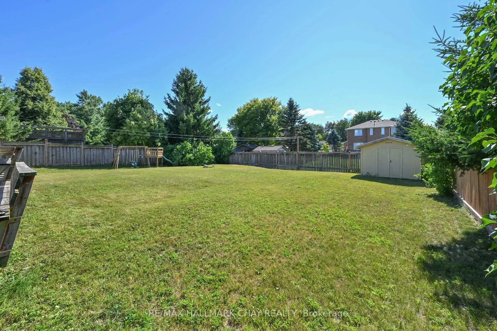 Photo 29 of 16 Brian Crescent, Adjala-Tosorontio, Everett — HOMEH