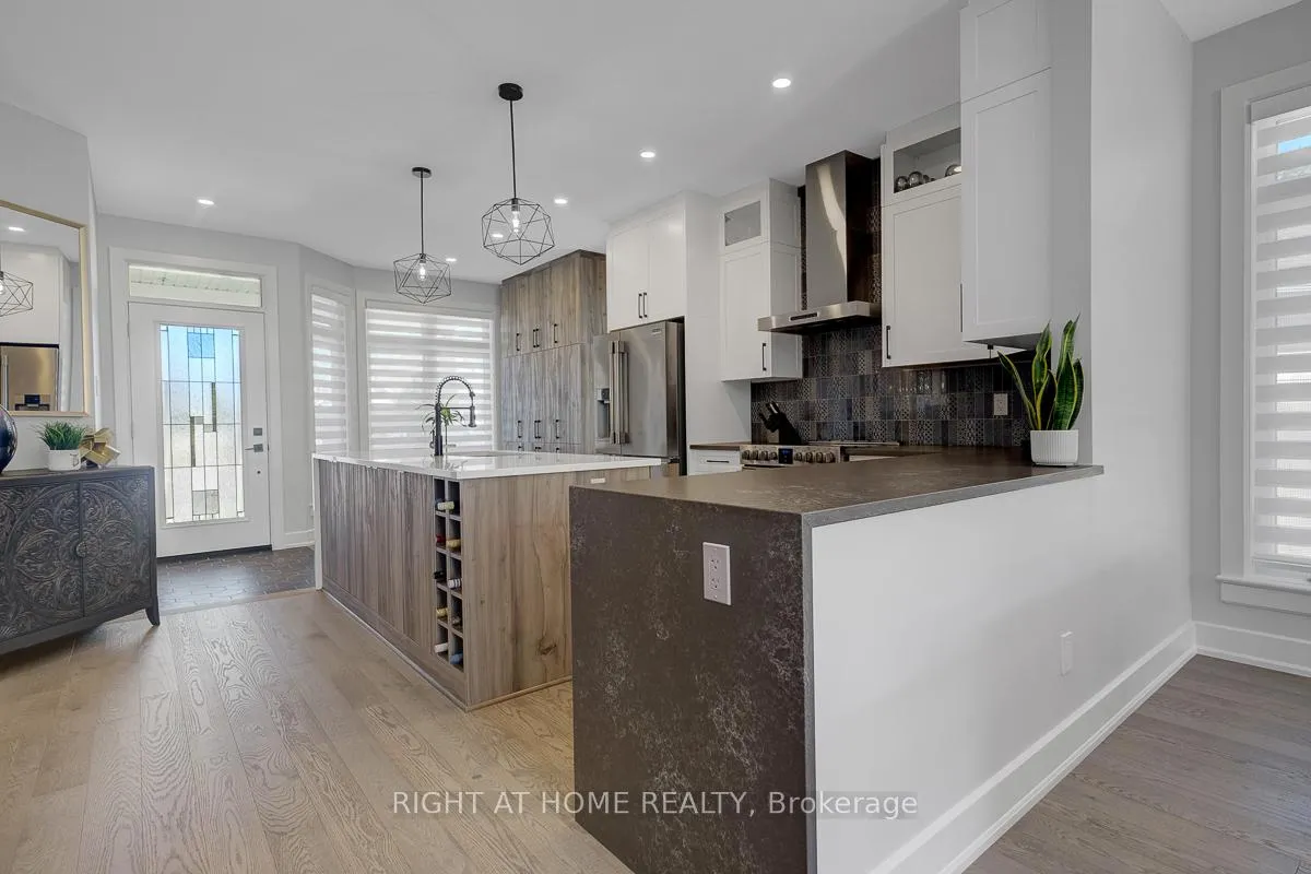 Photo 12 of 780 Keinouche Place, Ottawa, Camelot — HOMEH