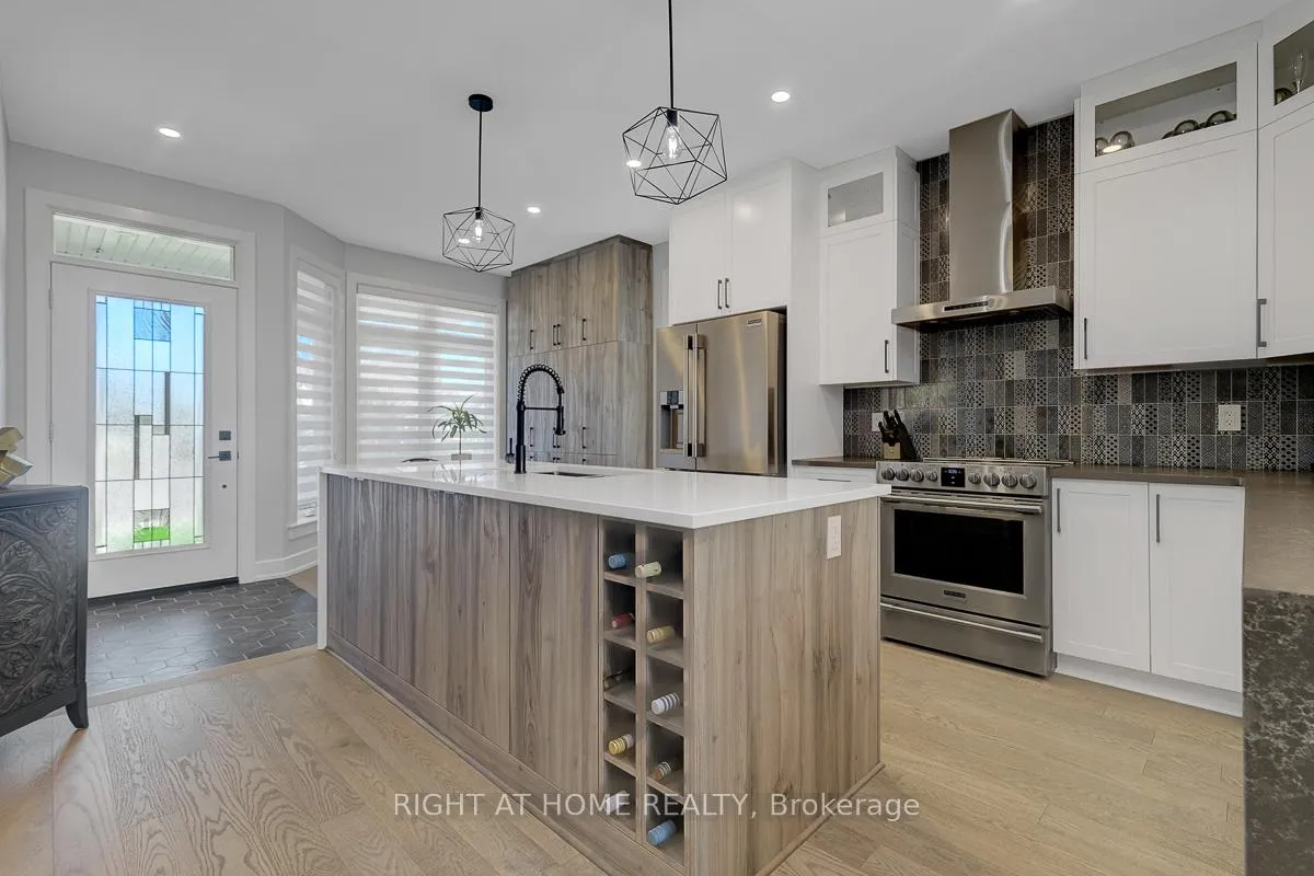 Photo 13 of 780 Keinouche Place, Ottawa, Camelot — HOMEH