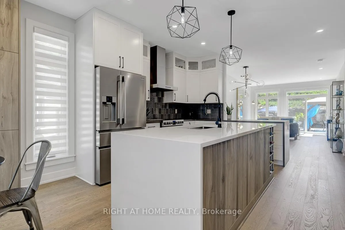 Photo 14 of 780 Keinouche Place, Ottawa, Camelot — HOMEH