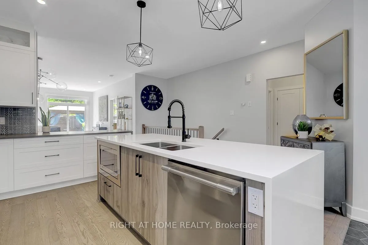 Photo 18 of 780 Keinouche Place, Ottawa, Camelot — HOMEH