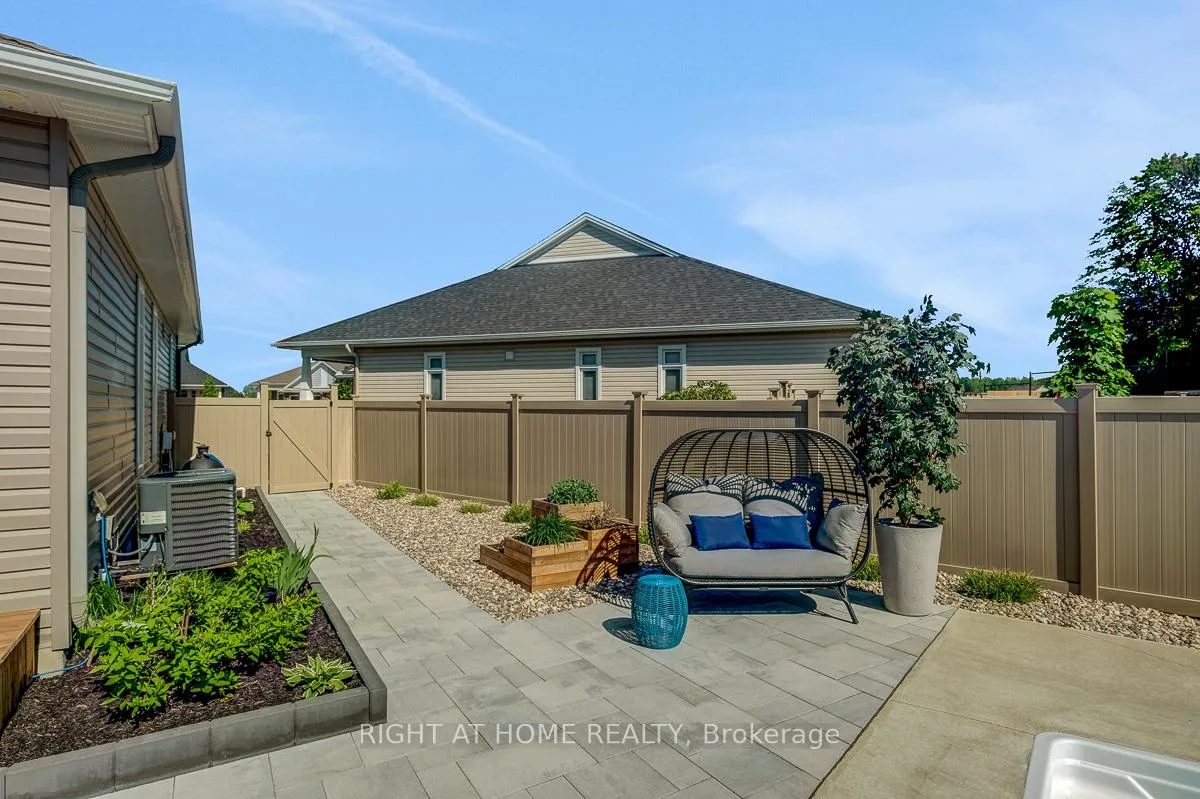 Photo 50 of 780 Keinouche Place, Ottawa, Camelot — HOMEH