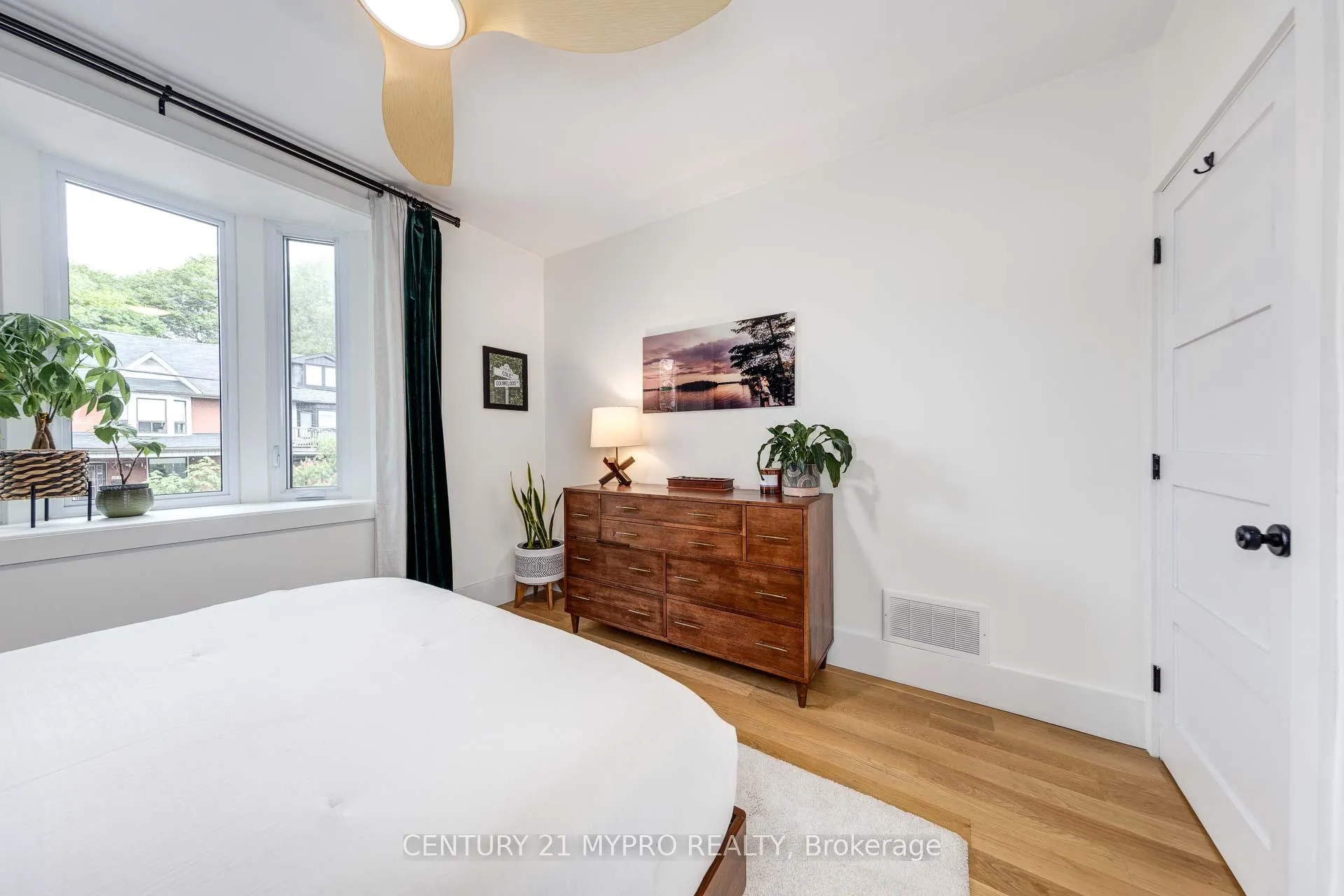 Photo 28 of 292 Highfield Road, Toronto, Greenwood-Coxwell — HOMEH