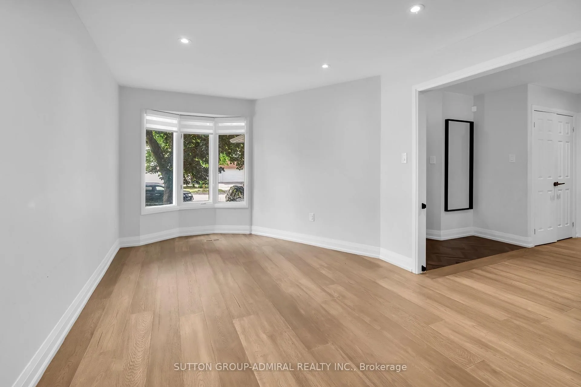 Photo 6 of 253 Charlton Avenue, Vaughan, Brownridge — HOMEH