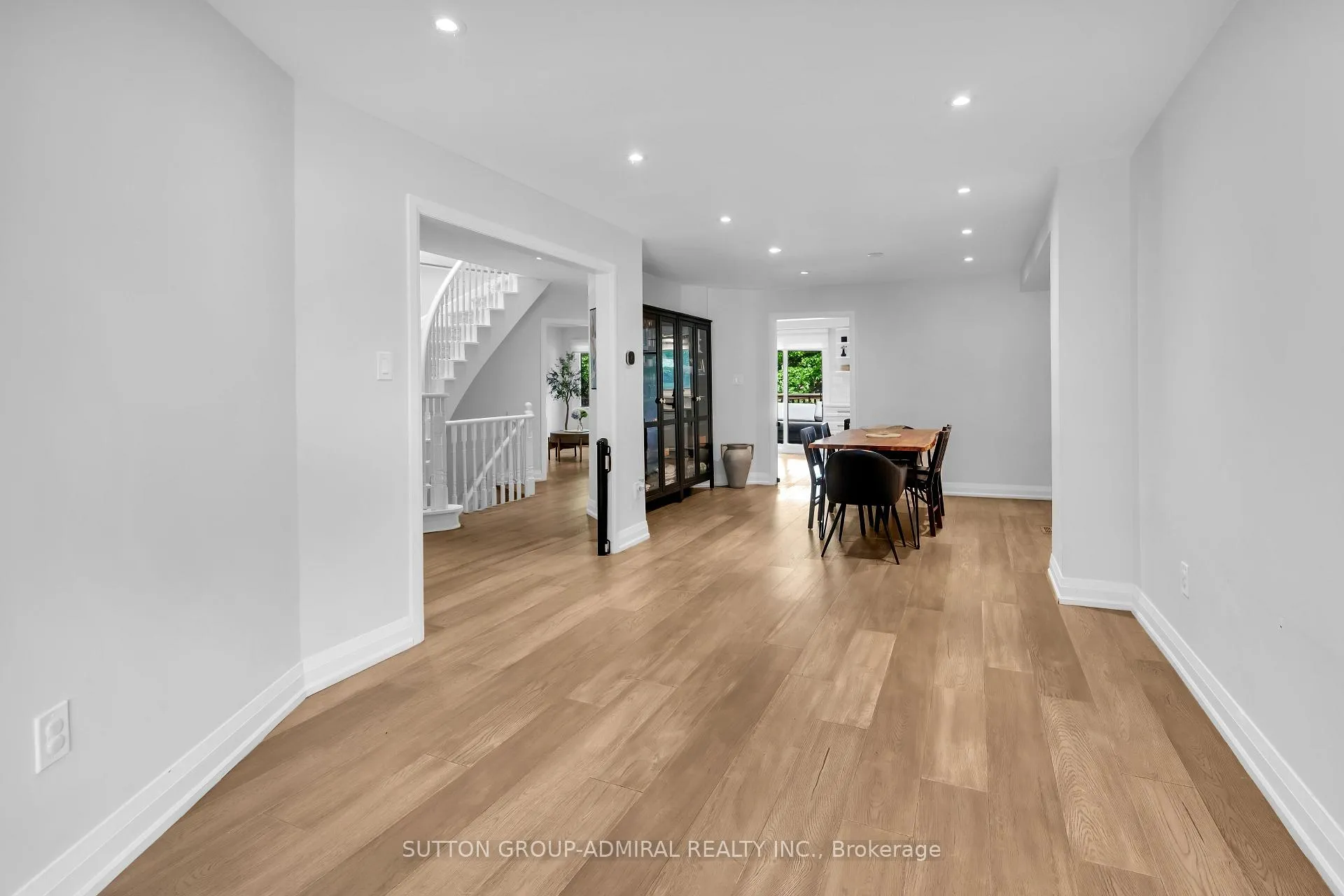 Photo 8 of 253 Charlton Avenue, Vaughan, Brownridge — HOMEH