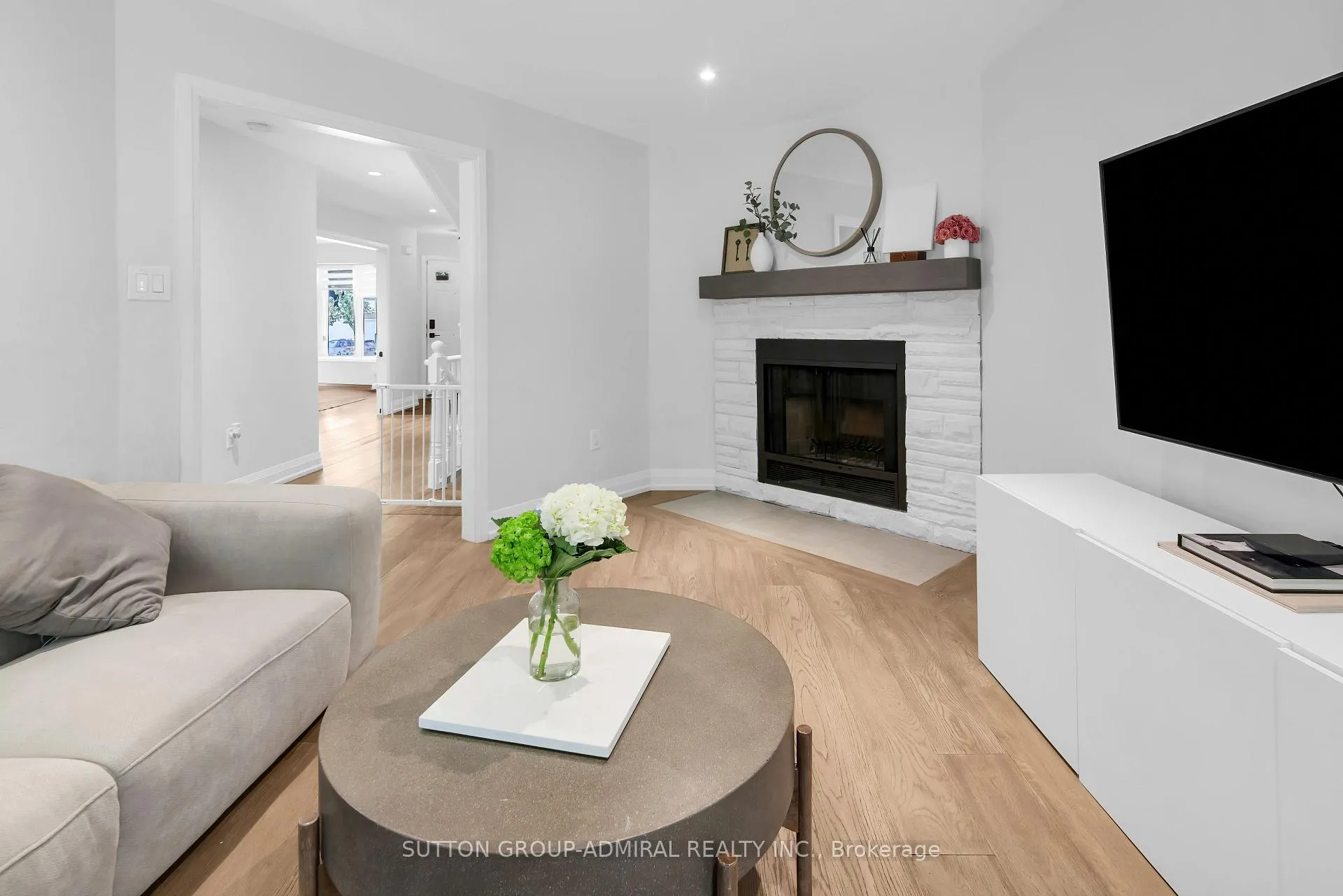 Photo 14 of 253 Charlton Avenue, Vaughan, Brownridge — HOMEH