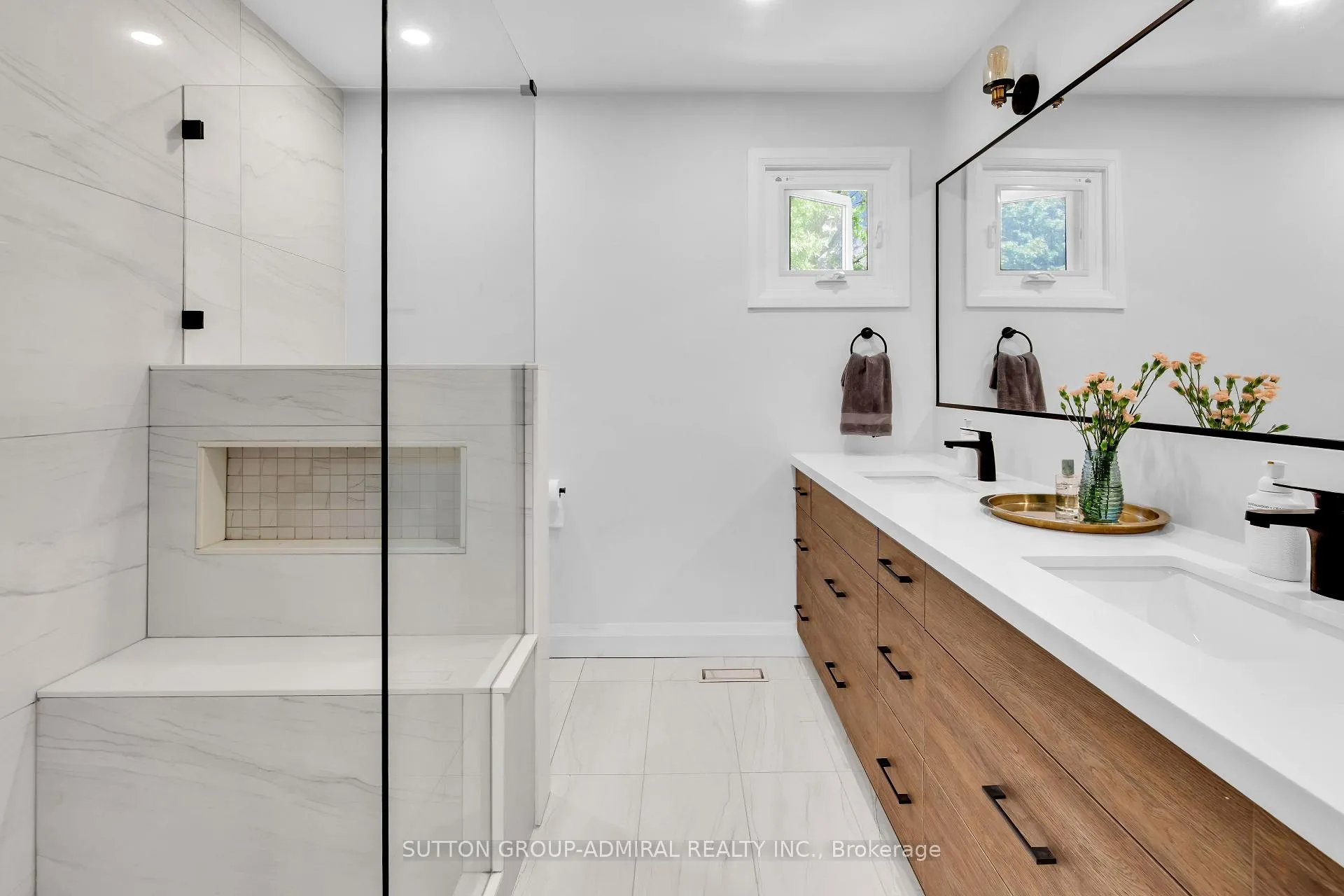 Photo 19 of 253 Charlton Avenue, Vaughan, Brownridge — HOMEH