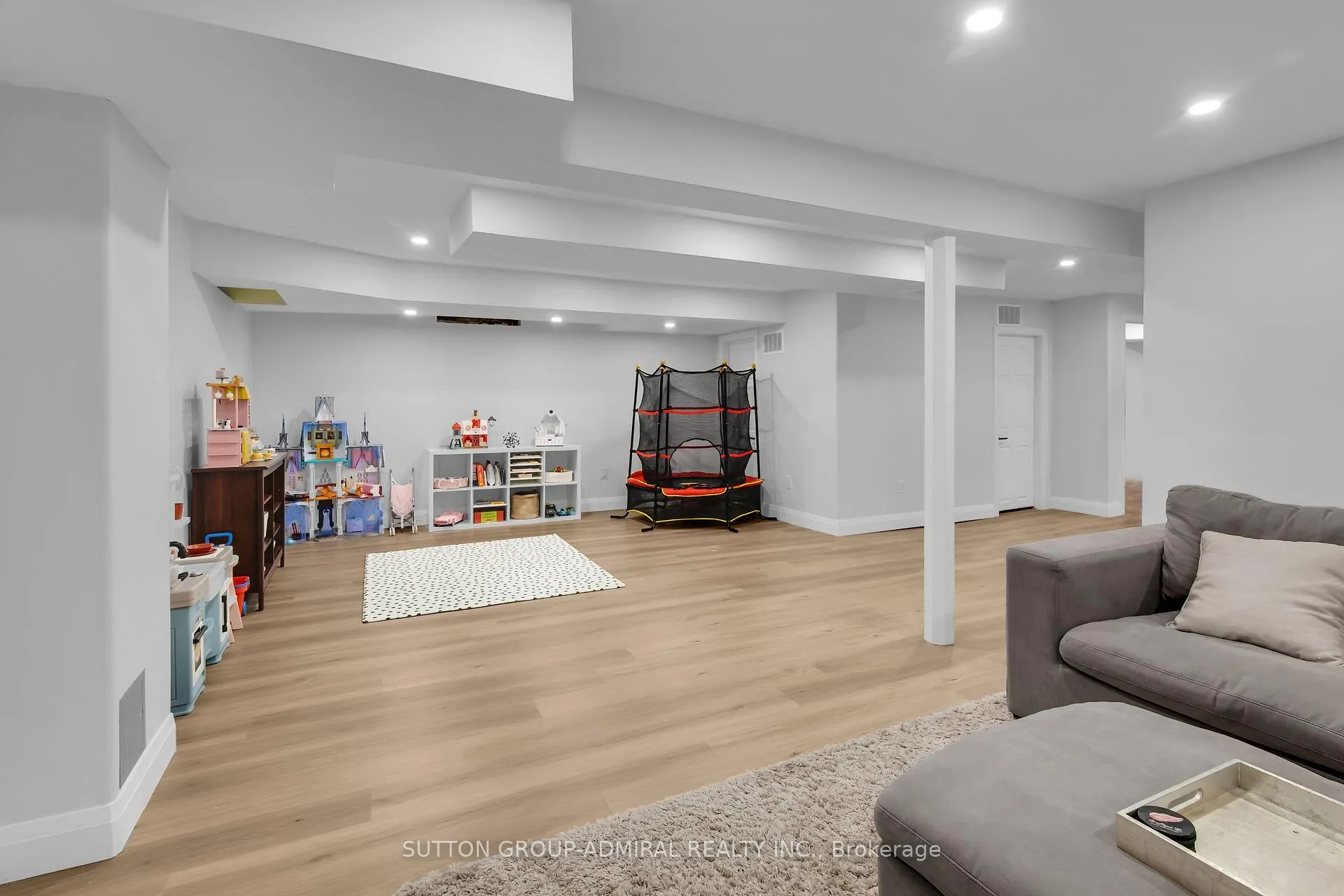 Photo 26 of 253 Charlton Avenue, Vaughan, Brownridge — HOMEH