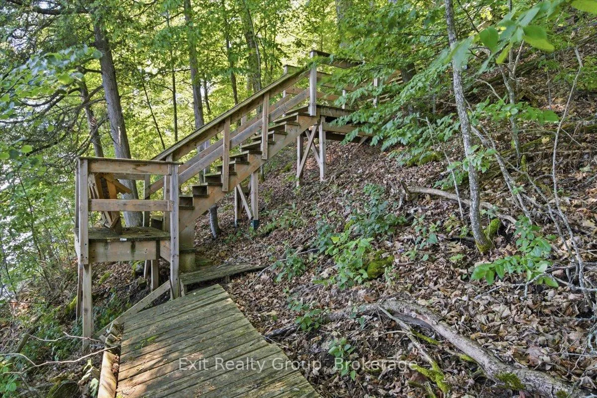 Photo 35 of 1154 County Rd 14, Prince Edward County, Sophiasburg Ward — HOMEH
