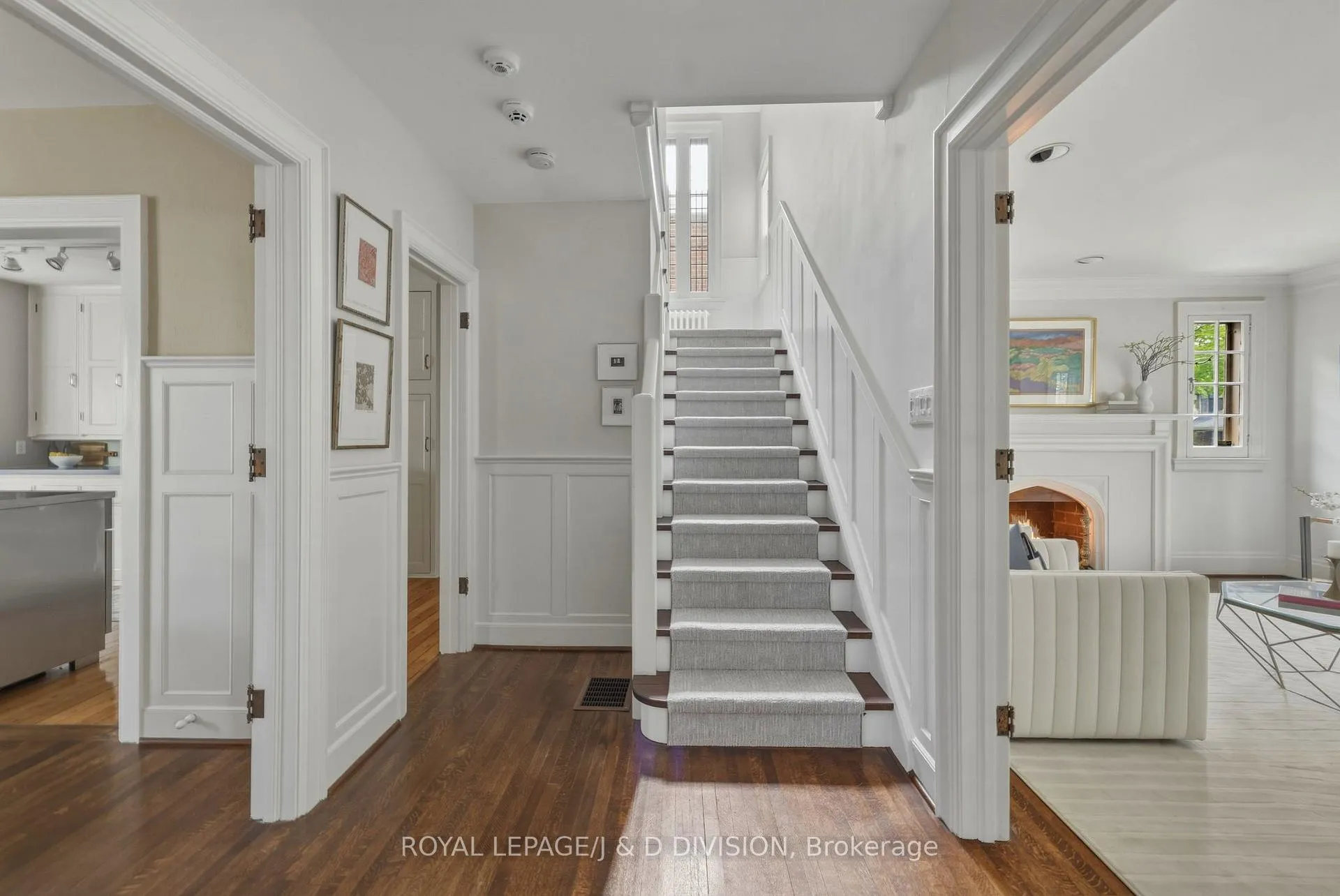 Photo 2 of 41 Ridge Drive, Toronto, Rosedale-Moore Park — HOMEH