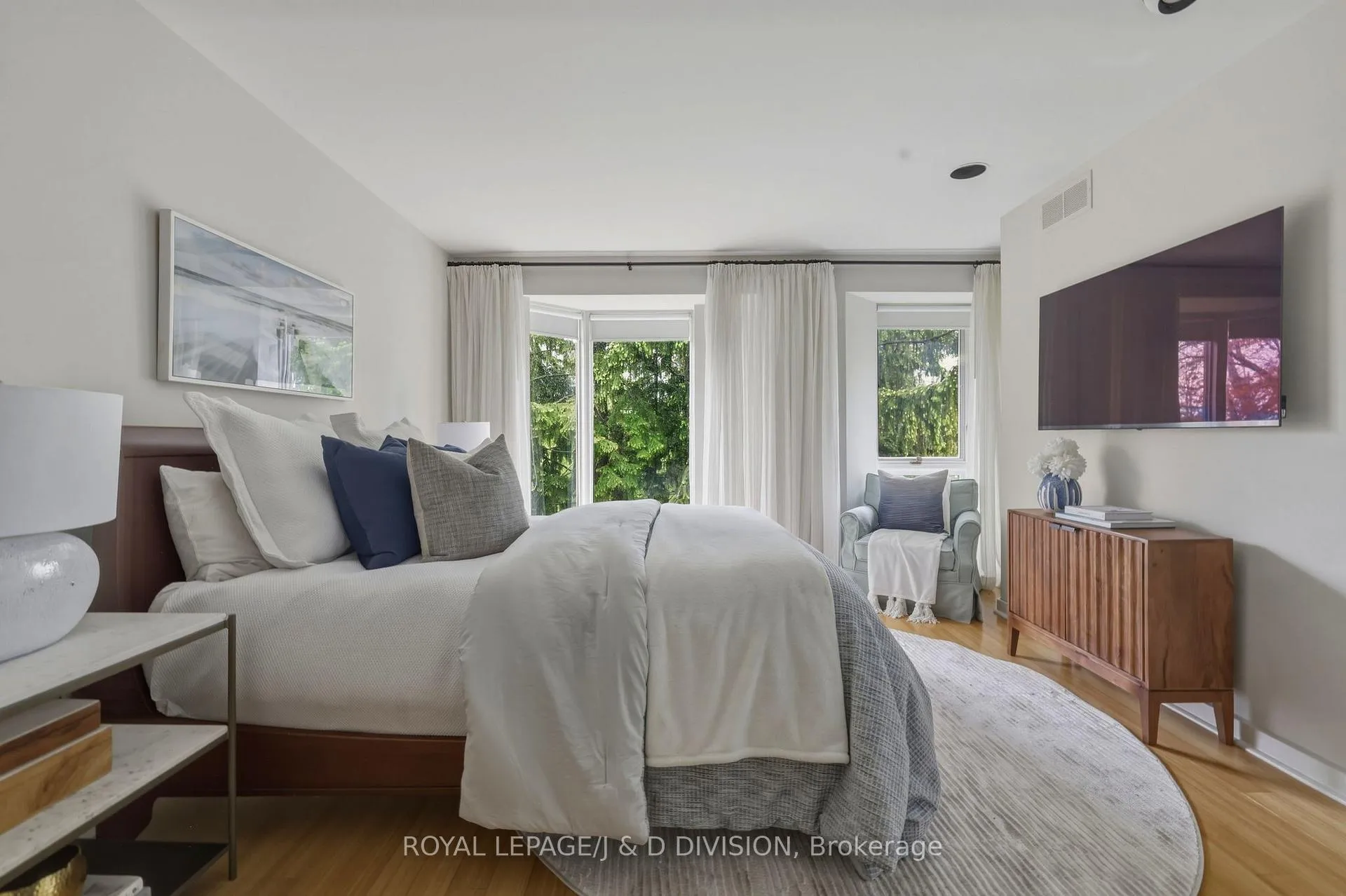 Photo 29 of 41 Ridge Drive, Toronto, Rosedale-Moore Park — HOMEH