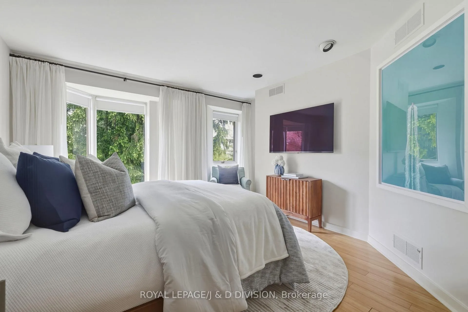 Photo 30 of 41 Ridge Drive, Toronto, Rosedale-Moore Park — HOMEH
