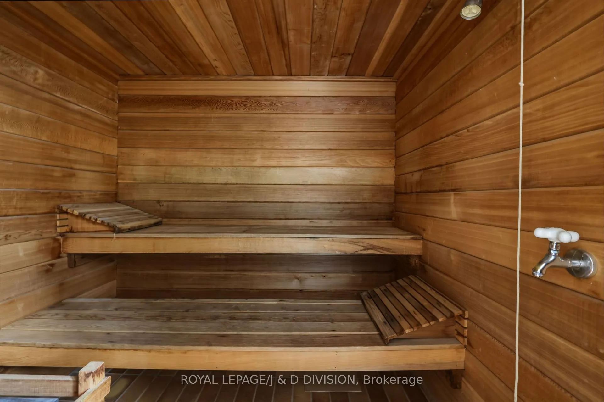 Photo 35 of 41 Ridge Drive, Toronto, Rosedale-Moore Park — HOMEH