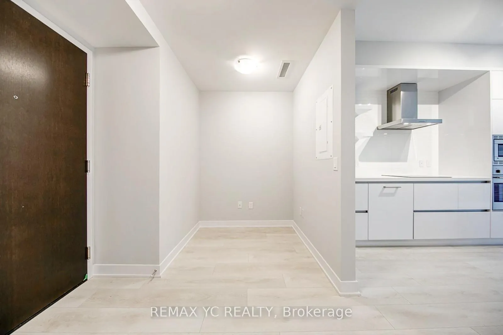 Photo 5 of Unit 3210, 2221 Yonge Street, Toronto, Mount Pleasant West — HOMEH