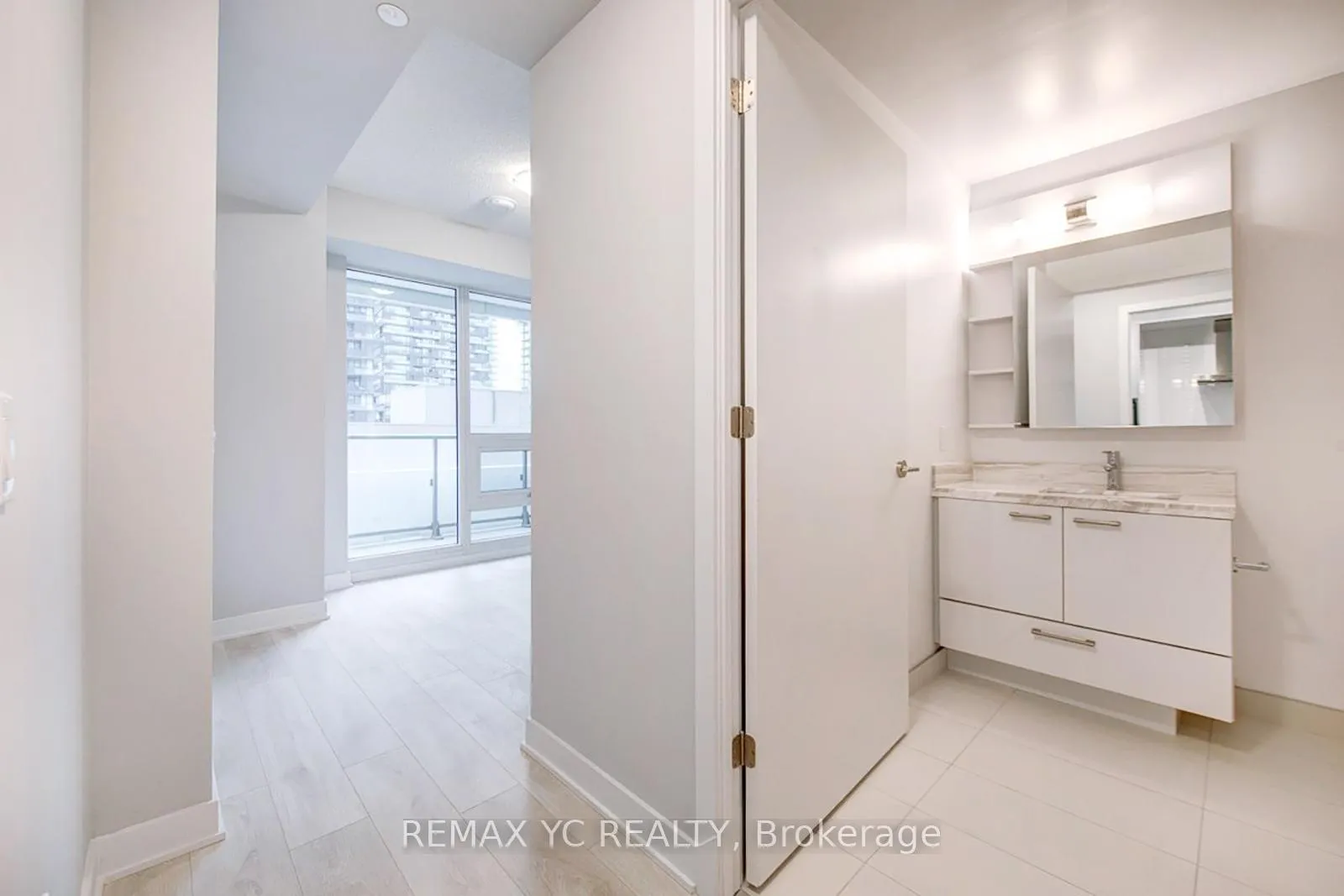 Photo 9 of Unit 3210, 2221 Yonge Street, Toronto, Mount Pleasant West — HOMEH
