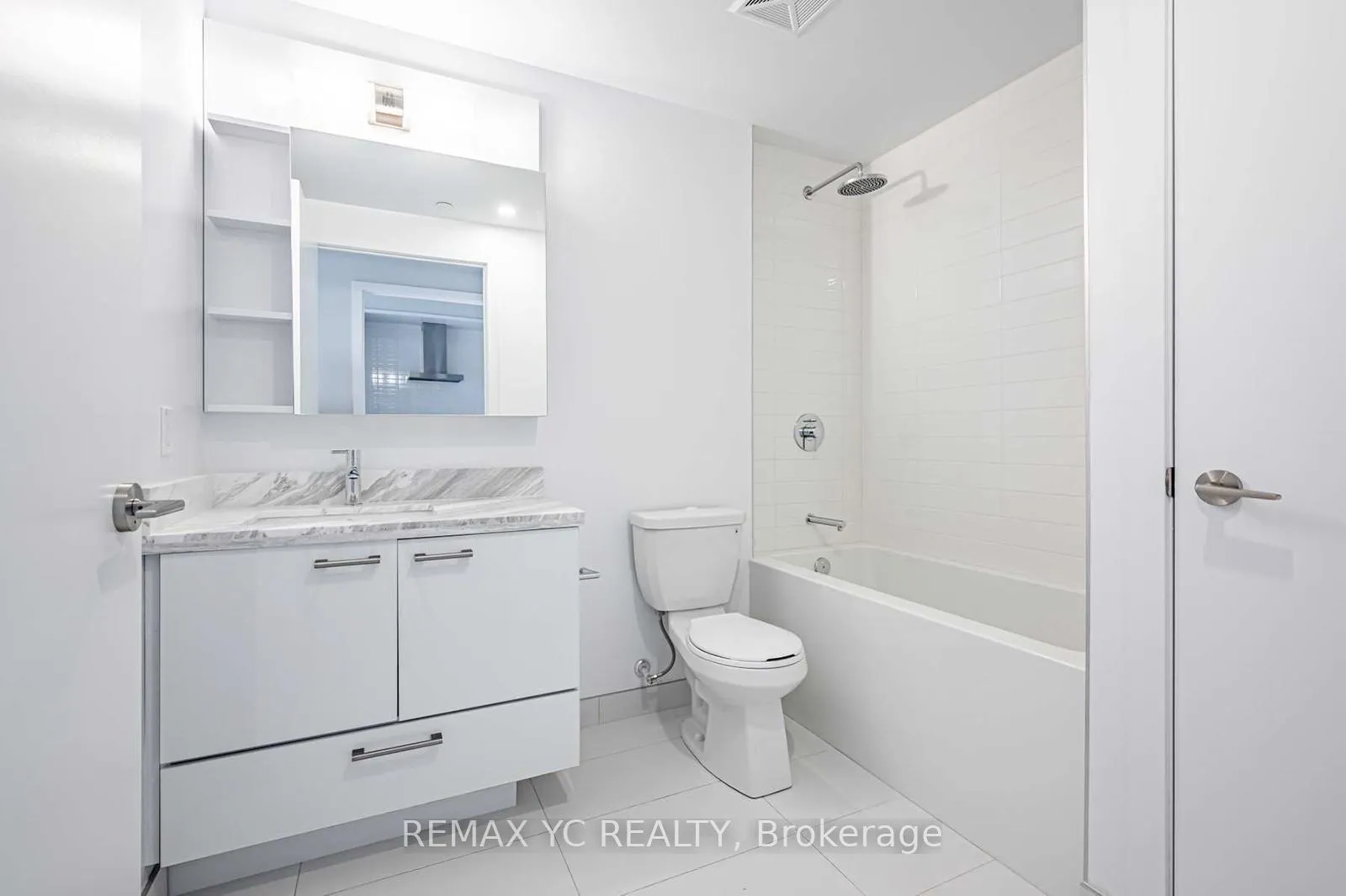 Photo 11 of Unit 3210, 2221 Yonge Street, Toronto, Mount Pleasant West — HOMEH