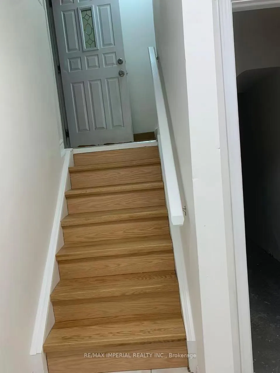 Photo 2 of Unit Lower, 657 Thamesford Terrace, Mississauga, Hurontario — HOMEH