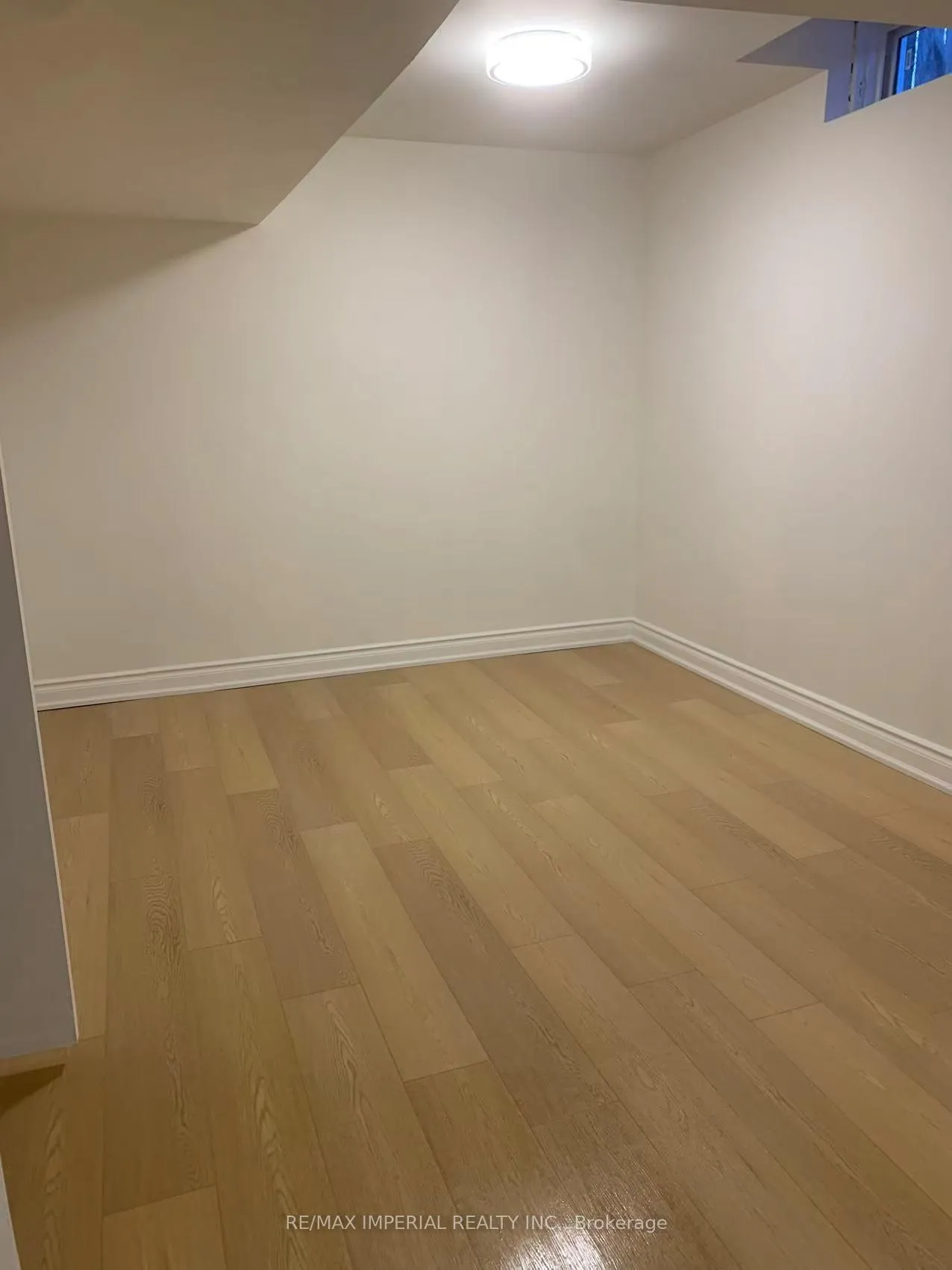Photo 11 of Unit Lower, 657 Thamesford Terrace, Mississauga, Hurontario — HOMEH