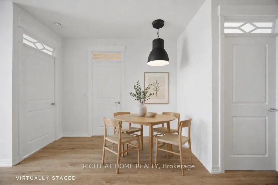 Photo 7 of Unit 703, 3563 Lake Shore Boulevard W, Etobicoke, Long Branch — HOMEH