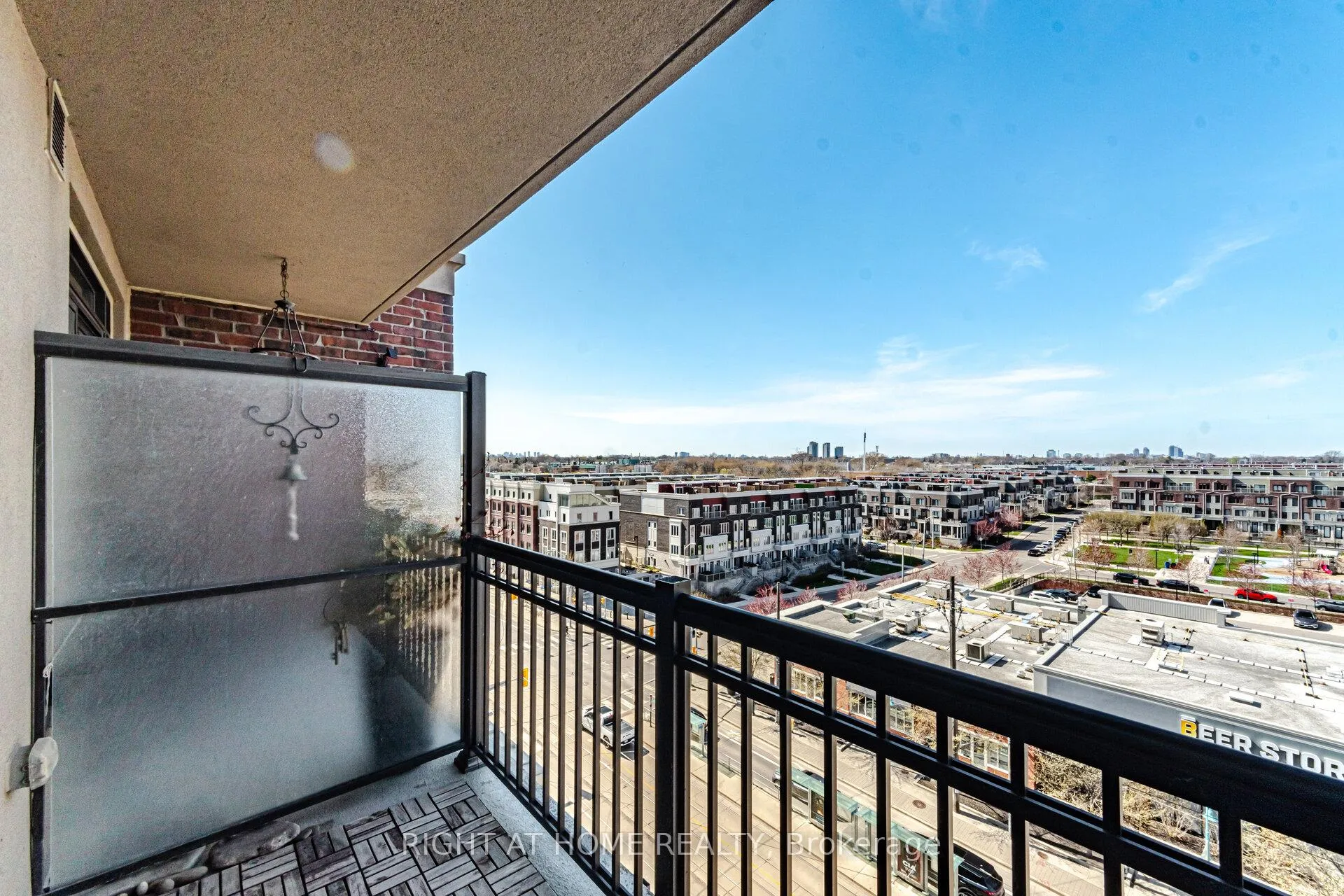 Photo 15 of Unit 703, 3563 Lake Shore Boulevard W, Etobicoke, Long Branch — HOMEH