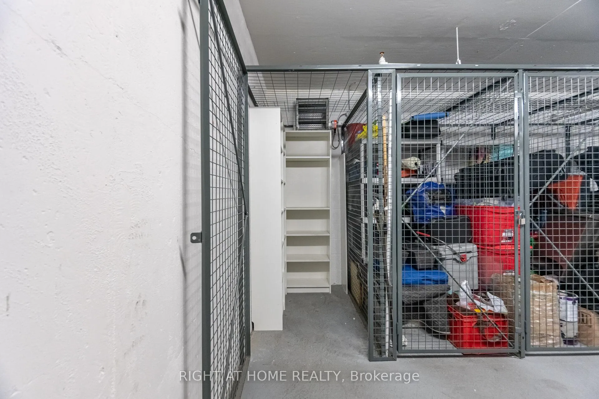 Photo 17 of Unit 703, 3563 Lake Shore Boulevard W, Etobicoke, Long Branch — HOMEH