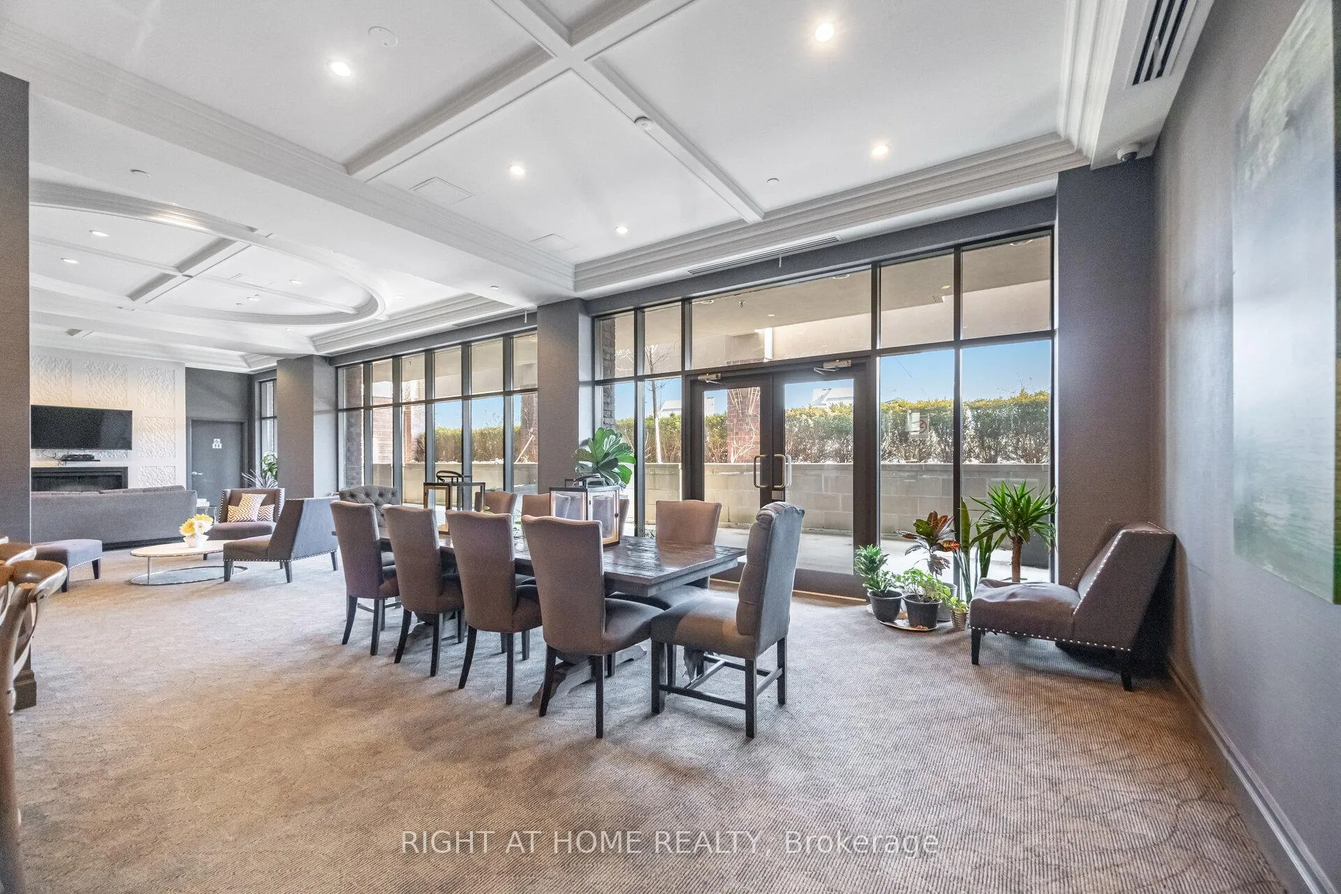 Photo 23 of Unit 703, 3563 Lake Shore Boulevard W, Etobicoke, Long Branch — HOMEH