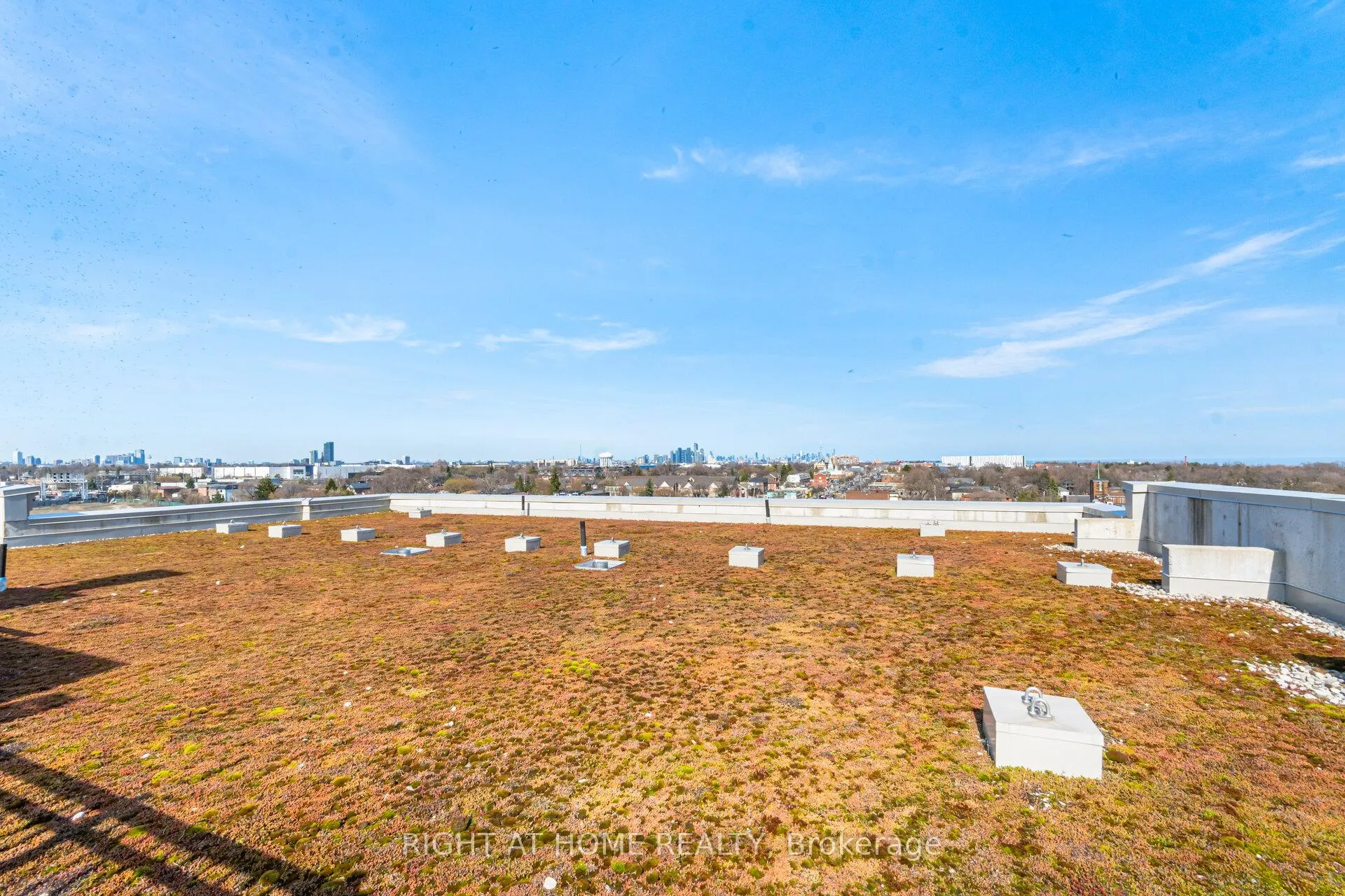 Photo 30 of Unit 703, 3563 Lake Shore Boulevard W, Etobicoke, Long Branch — HOMEH