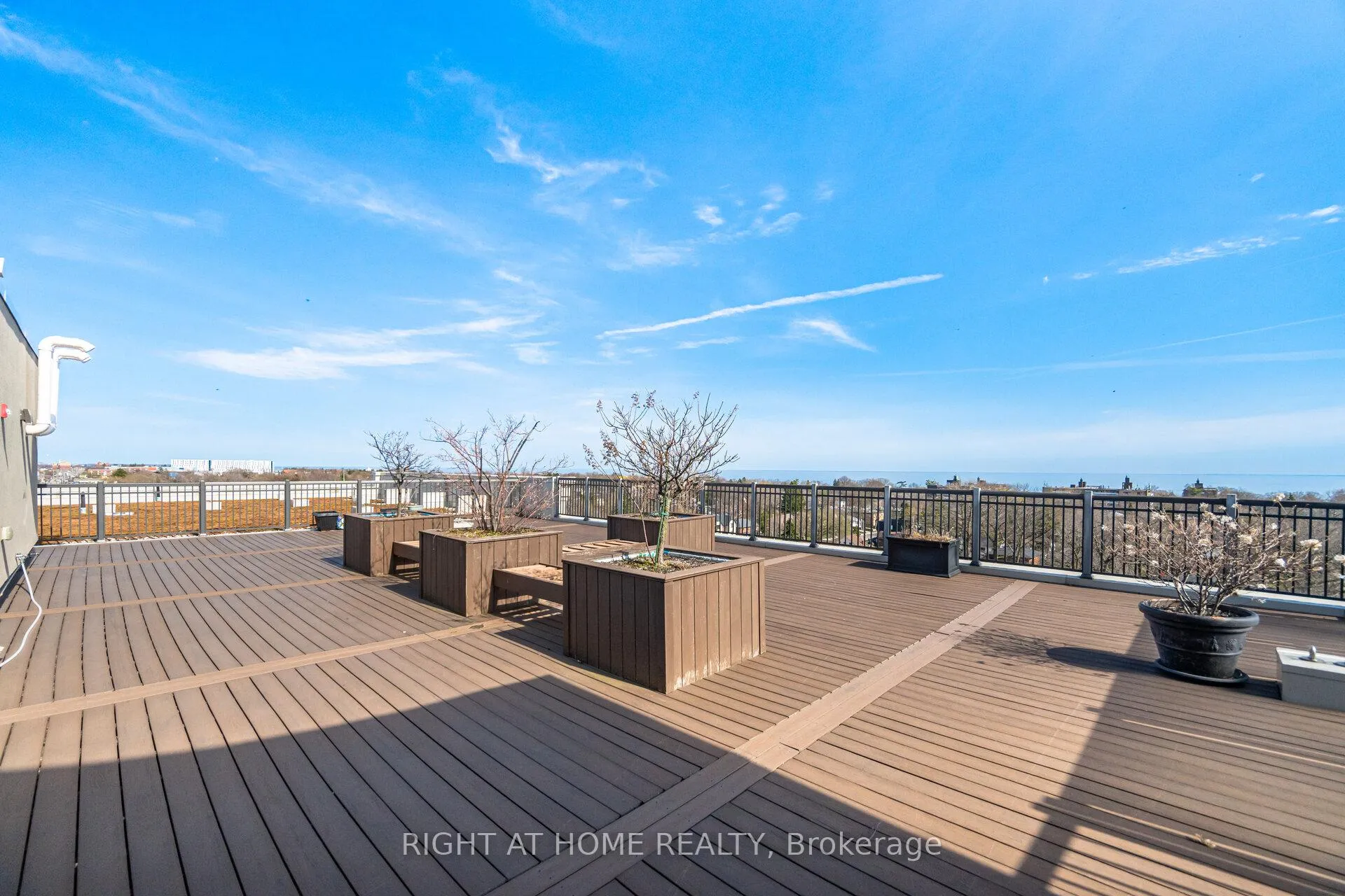 Photo 32 of Unit 703, 3563 Lake Shore Boulevard W, Etobicoke, Long Branch — HOMEH