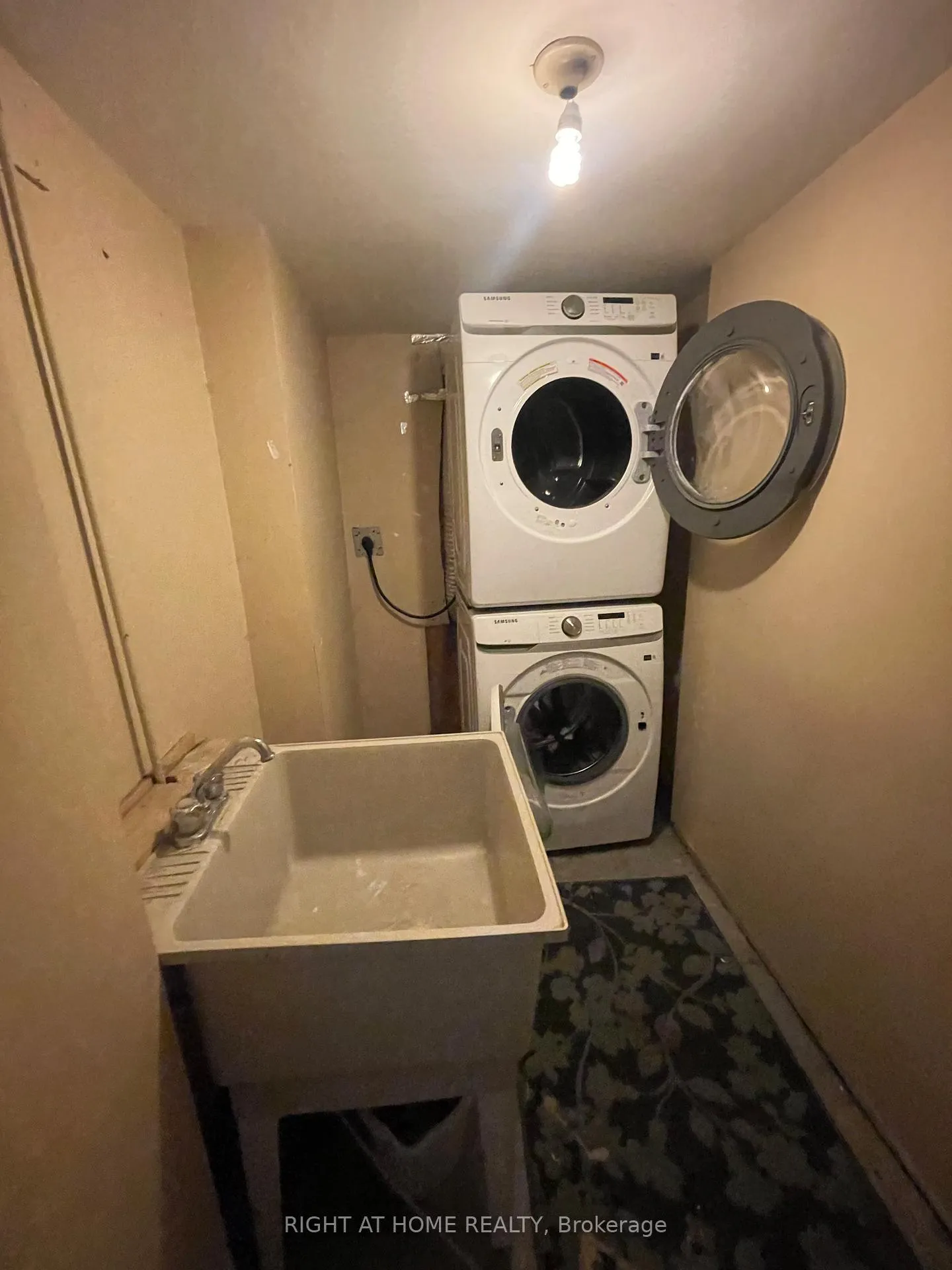 Photo 19 of 27 Wanita Road, Scarborough, Centennial Scarborough — HOMEH