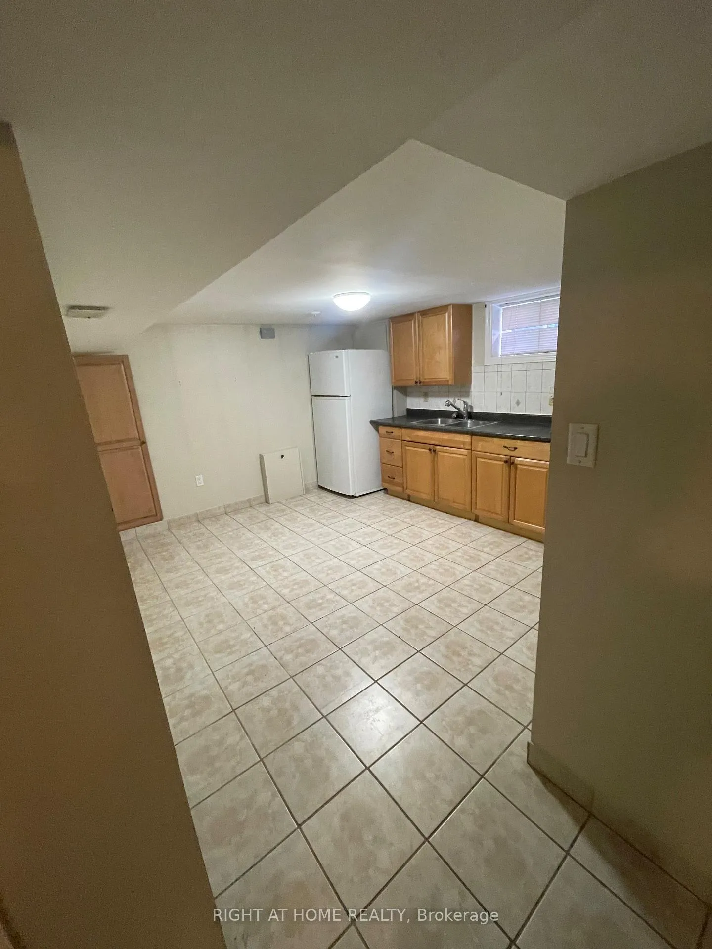 Photo 27 of 27 Wanita Road, Scarborough, Centennial Scarborough — HOMEH