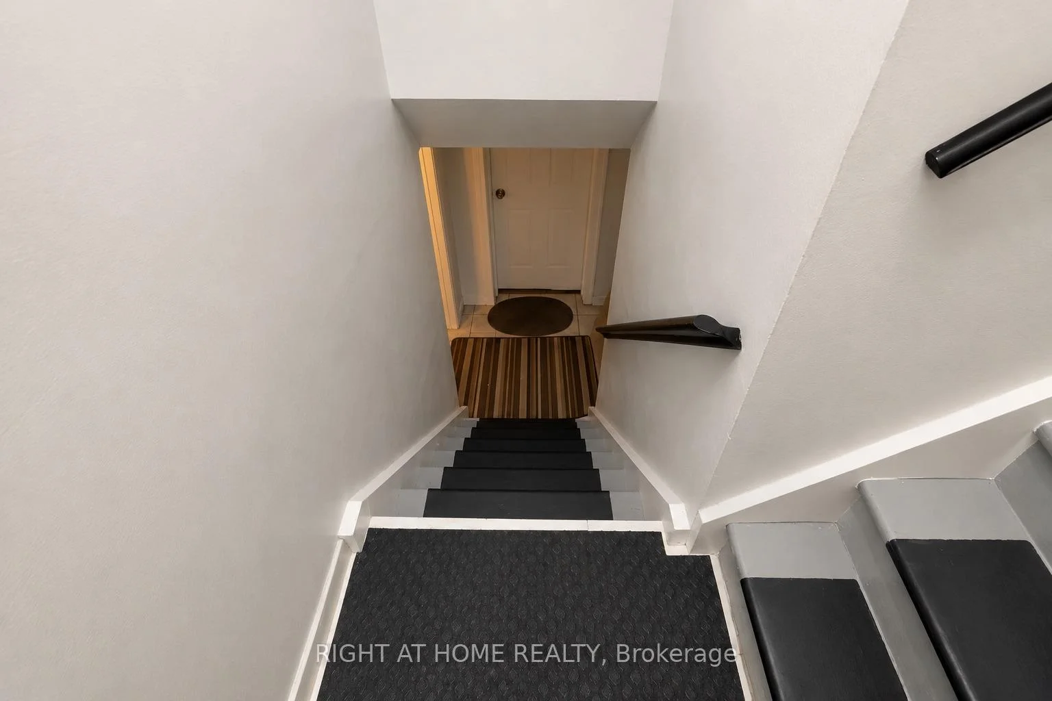 Photo 3 of 27 Wanita Road, Scarborough, Centennial Scarborough — HOMEH
